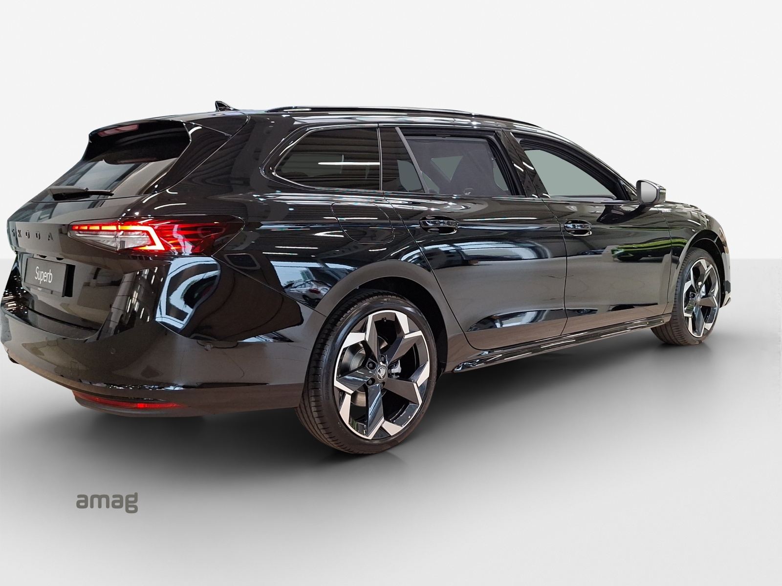 SKODA Superb Combi 1.5 TSI PHEV Sportline DSG-image-4