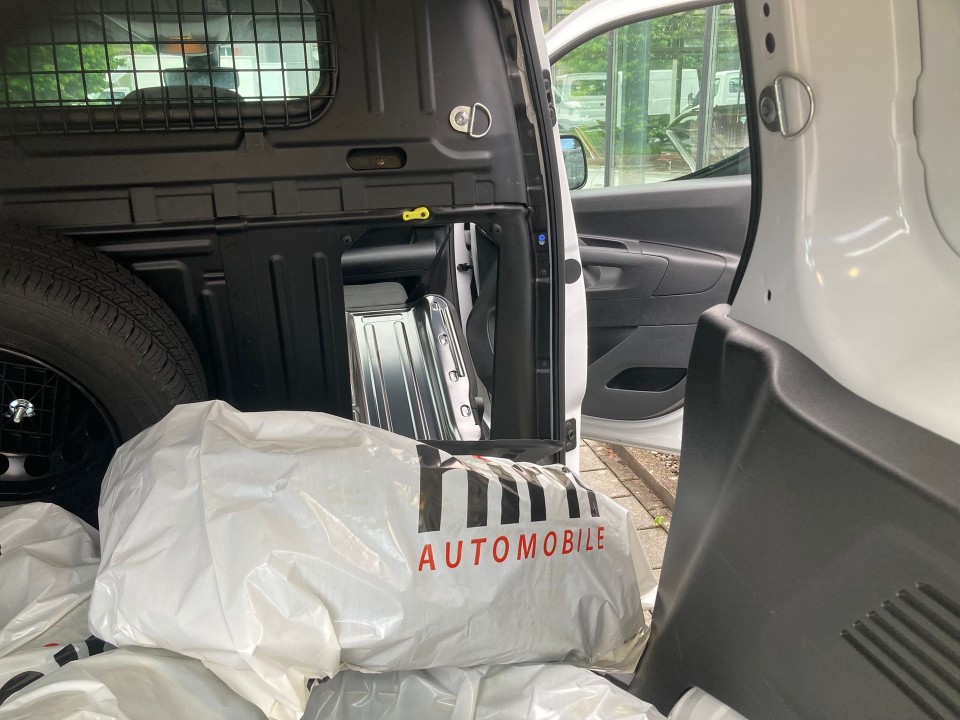 OPEL Combo Cargo 1.5 s/s 4x4-image-14
