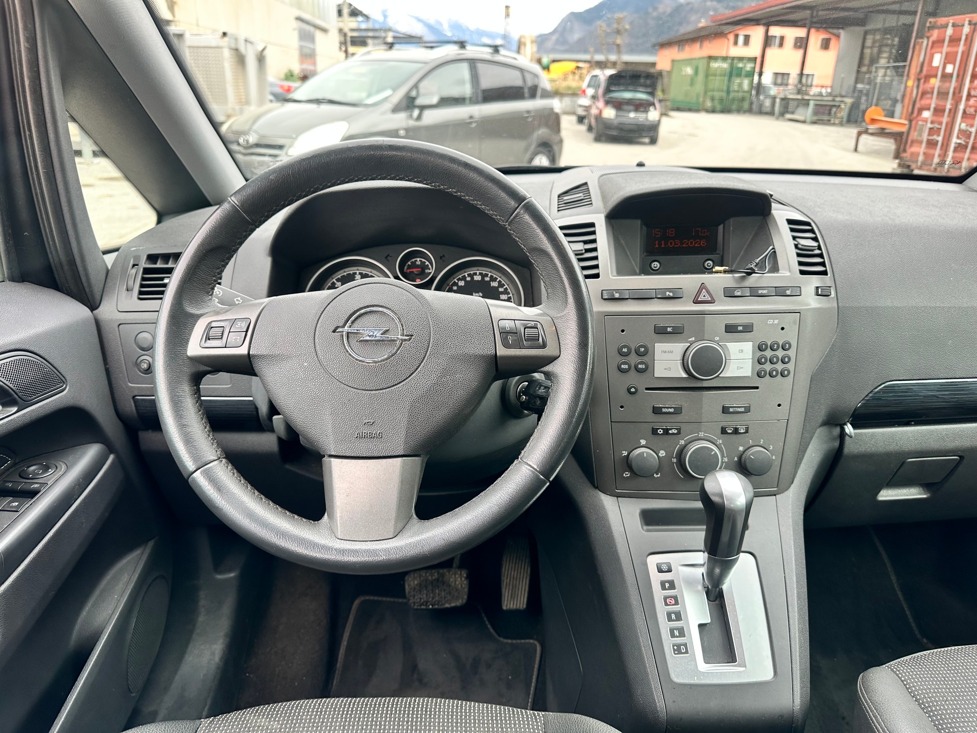 OPEL Zafira 1.9 CDTI Cosmo Automatic-image-11