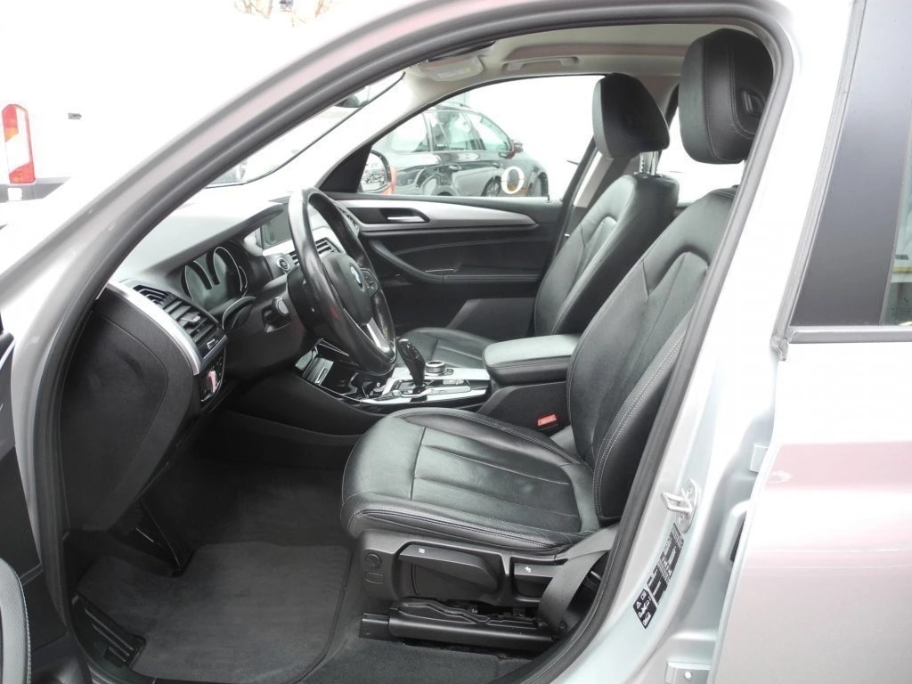 BMW X3 xDrive 20d Steptronic ** mit Voll-Leder Ausstattung ** G-Navi **-image-10
