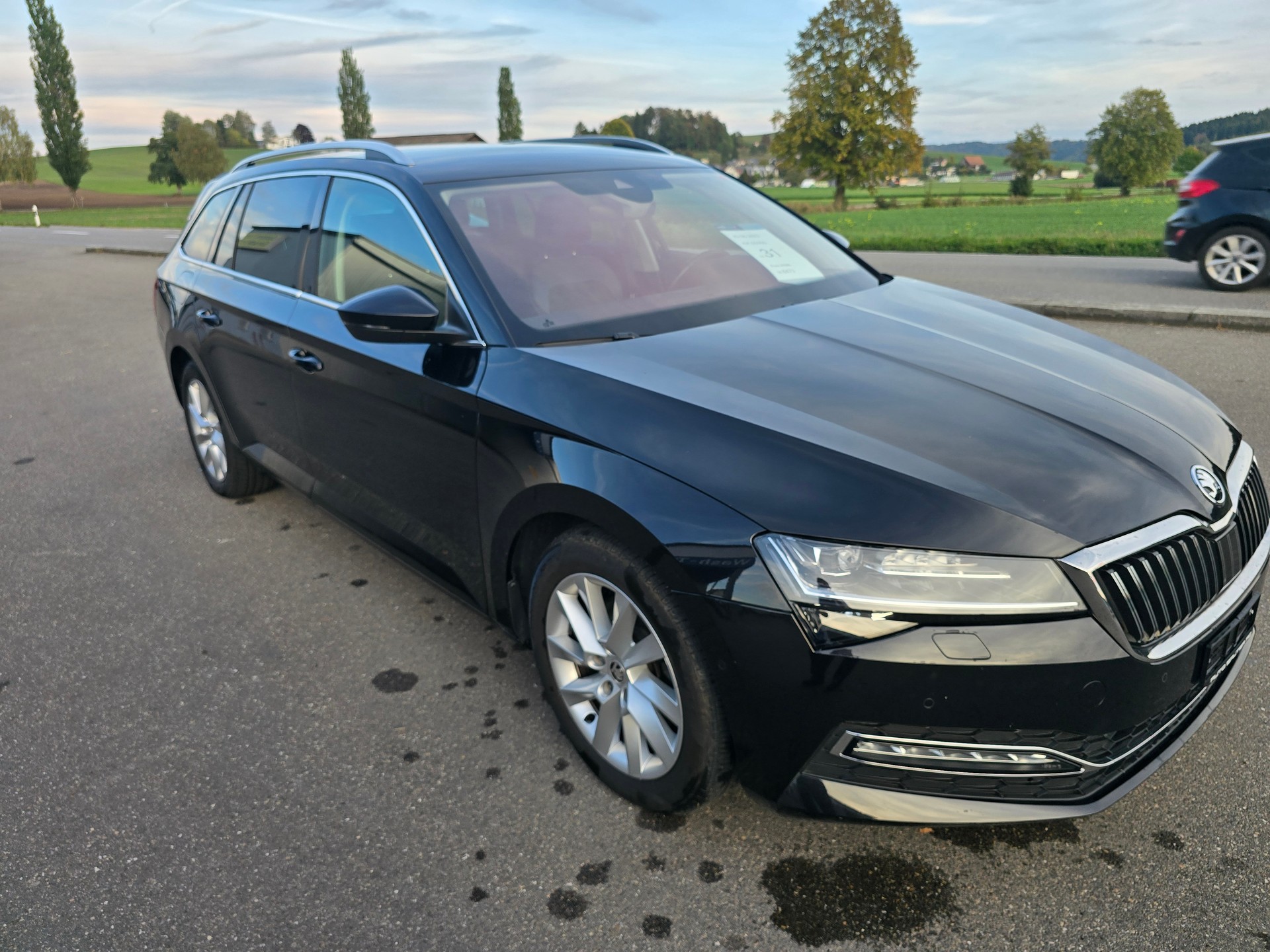 SKODA Superb Combi 2.0 TDi Style 4x4 DSG*TOP-ZUSTAND*Frsch ab MFK"Frisch ab Service**Anhängerkupplung-image-5
