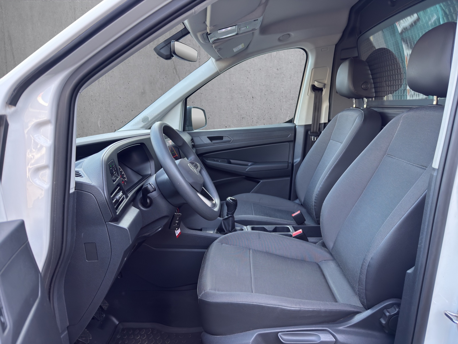 VW Caddy Cargo 2.0TDI-image-8