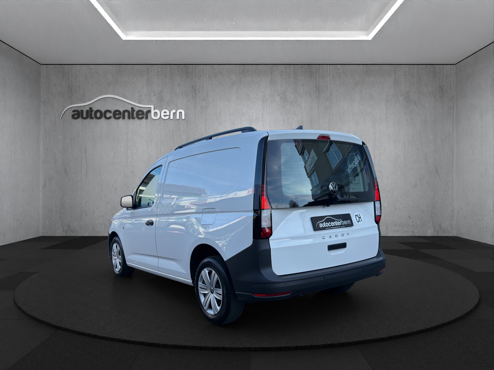 VW Caddy Cargo 2.0TDI-image-4