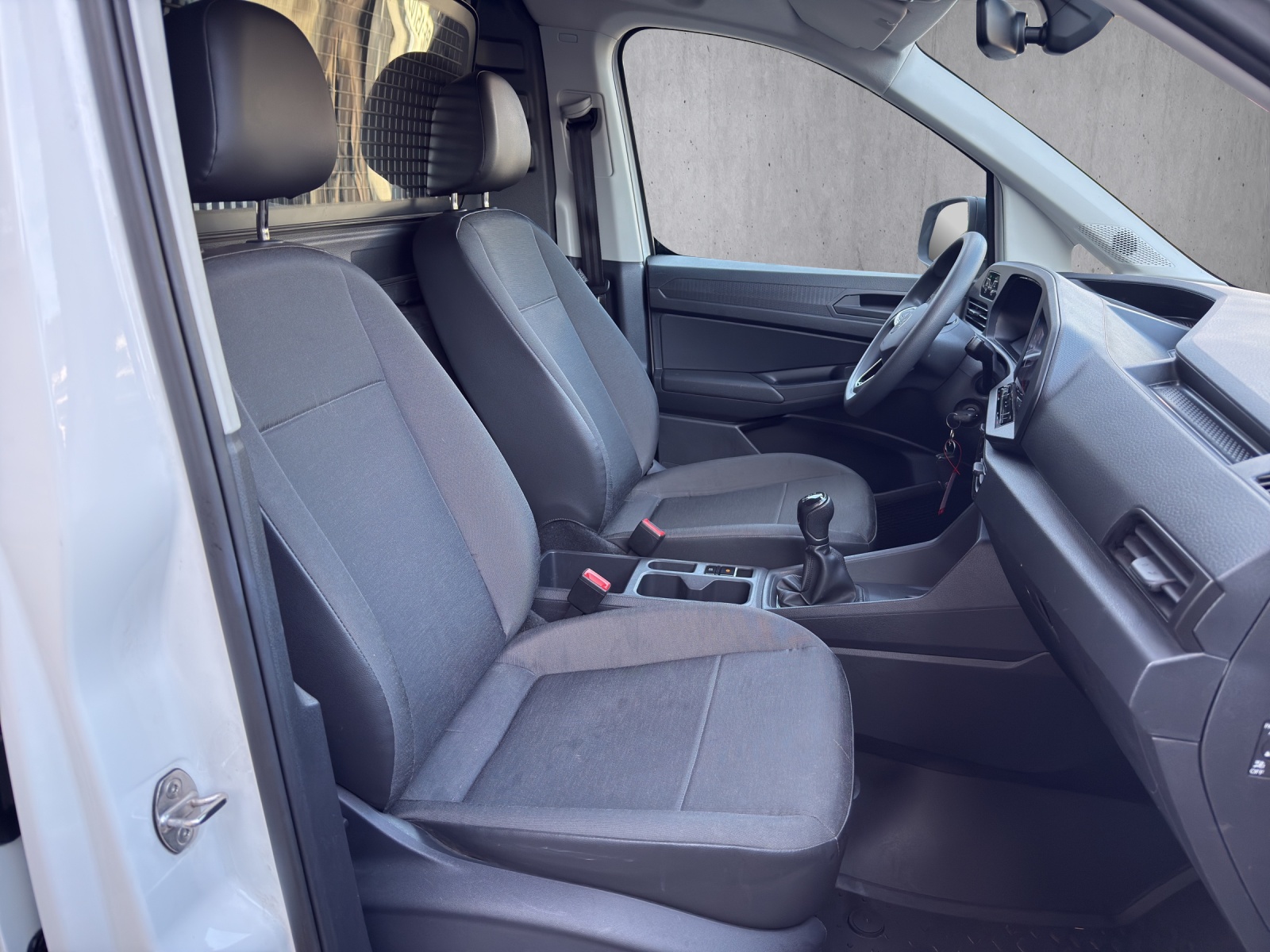 VW Caddy Cargo 2.0TDI-image-13