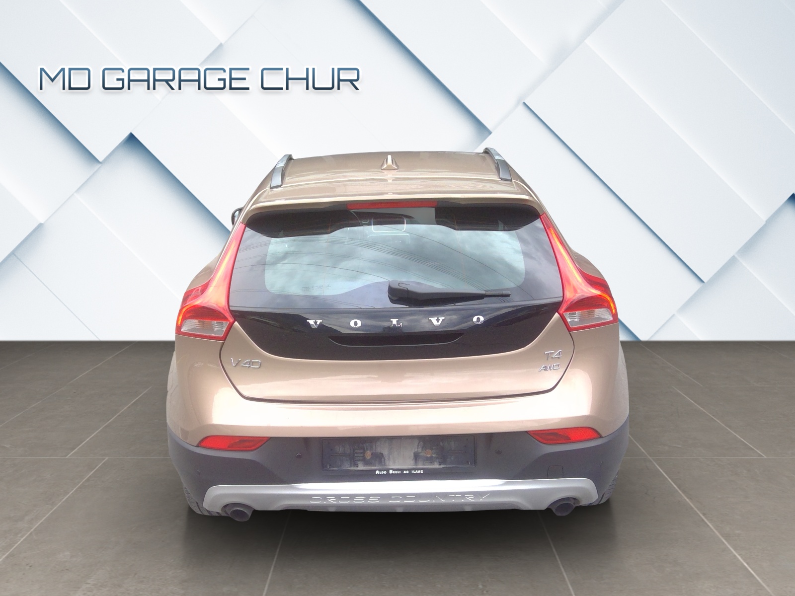 VOLVO V40 Cross Country T4 2.0 AWD Momentum Geartronic-image-6