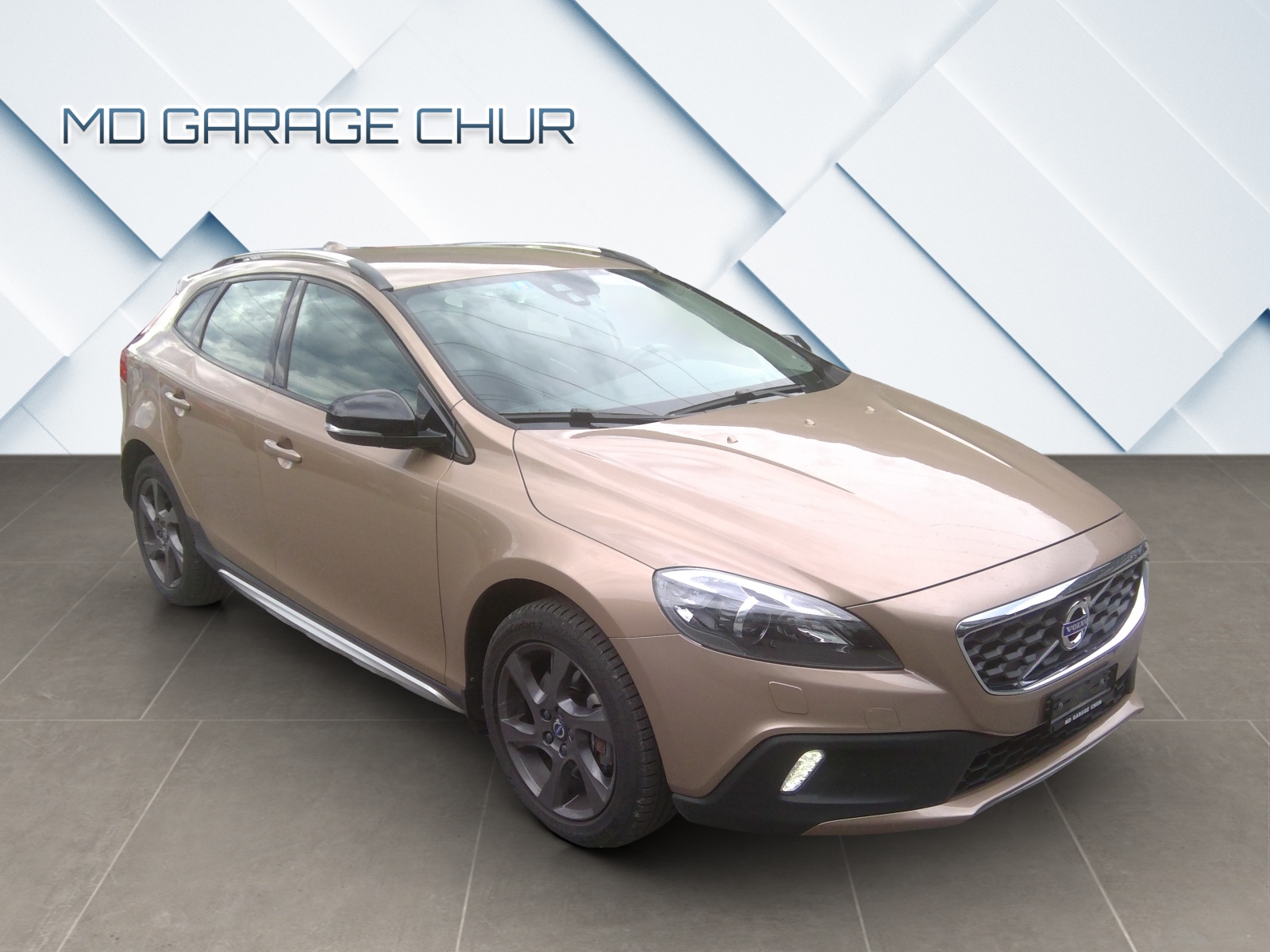 VOLVO V40 Cross Country T4 2.0 AWD Momentum Geartronic-image-9