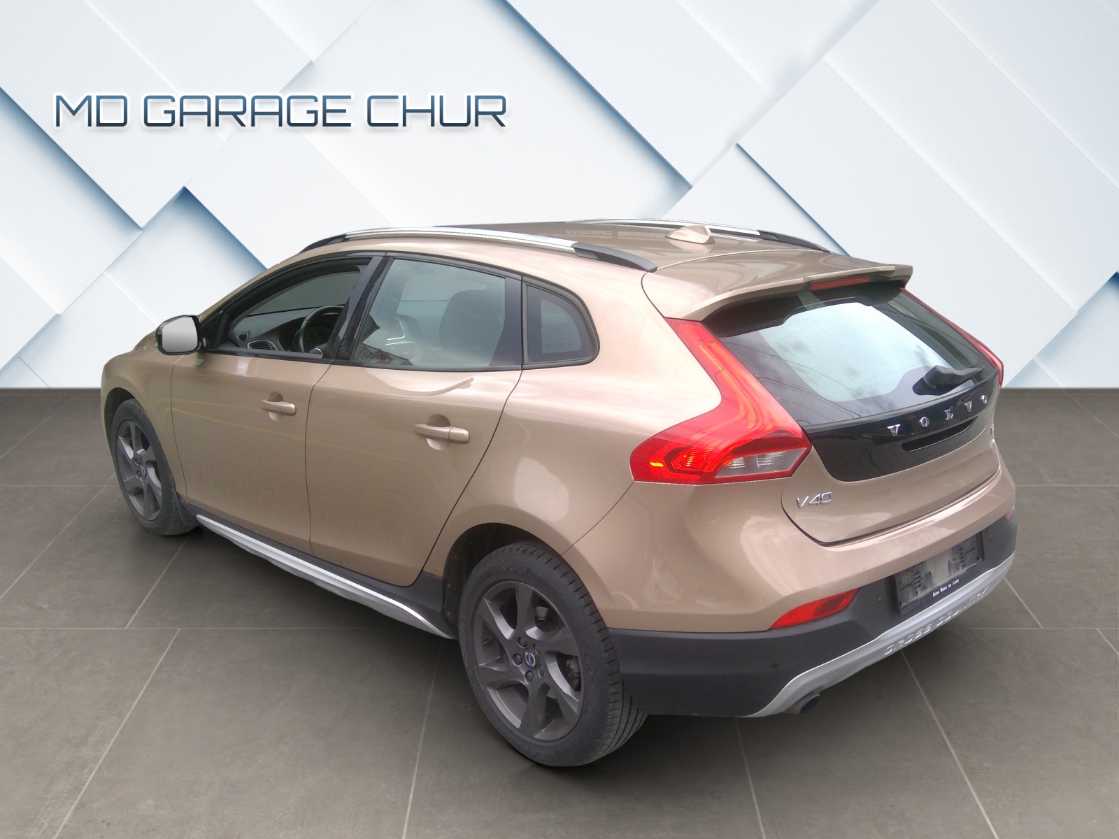 VOLVO V40 Cross Country T4 2.0 AWD Momentum Geartronic-image-5