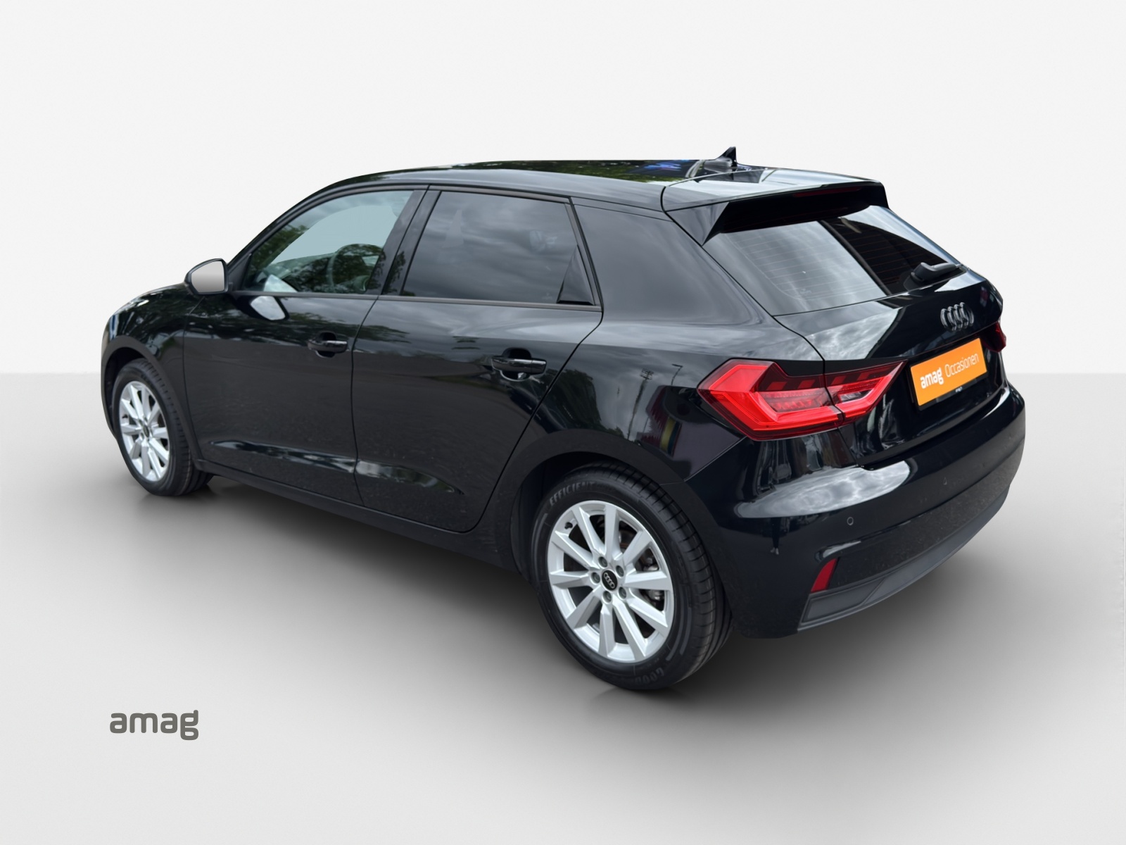 AUDI A1 Sportback 30 TFSI Attraction S-tronic-image-2