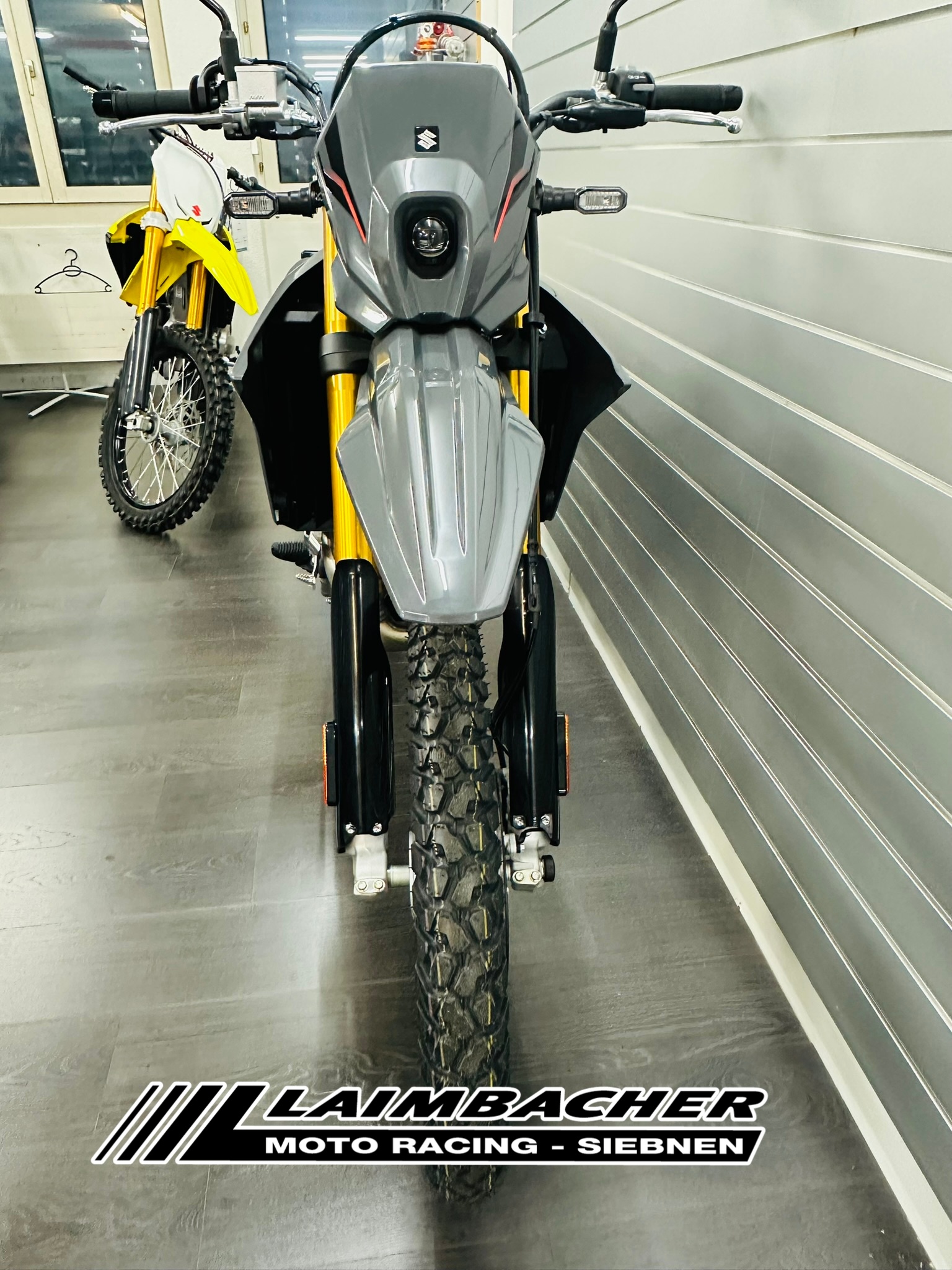 SUZUKI DR-Z4S / DR-Z 400-showroom-element-2