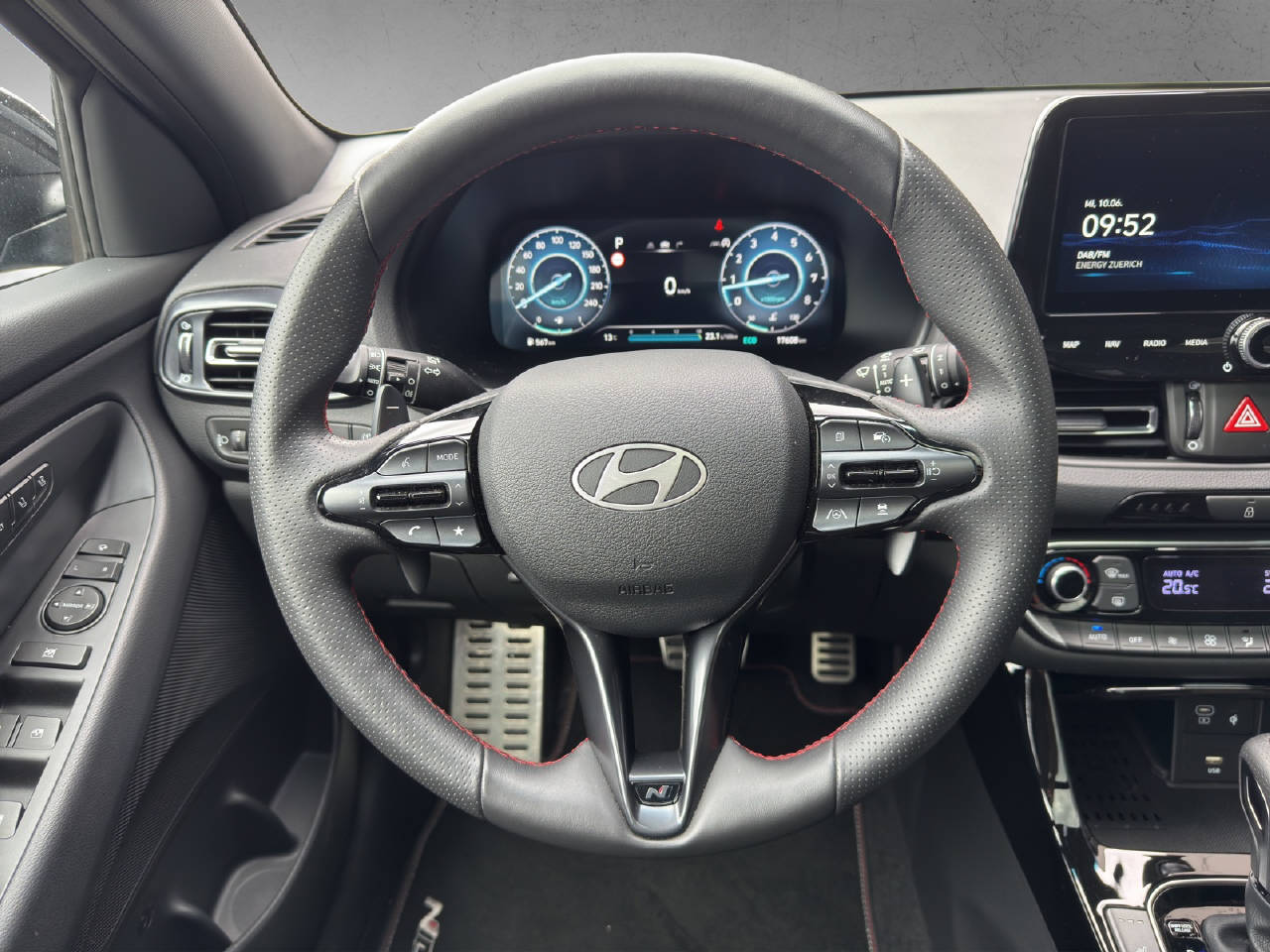 HYUNDAI i30 1.5 T-GDi N-Line-image-6