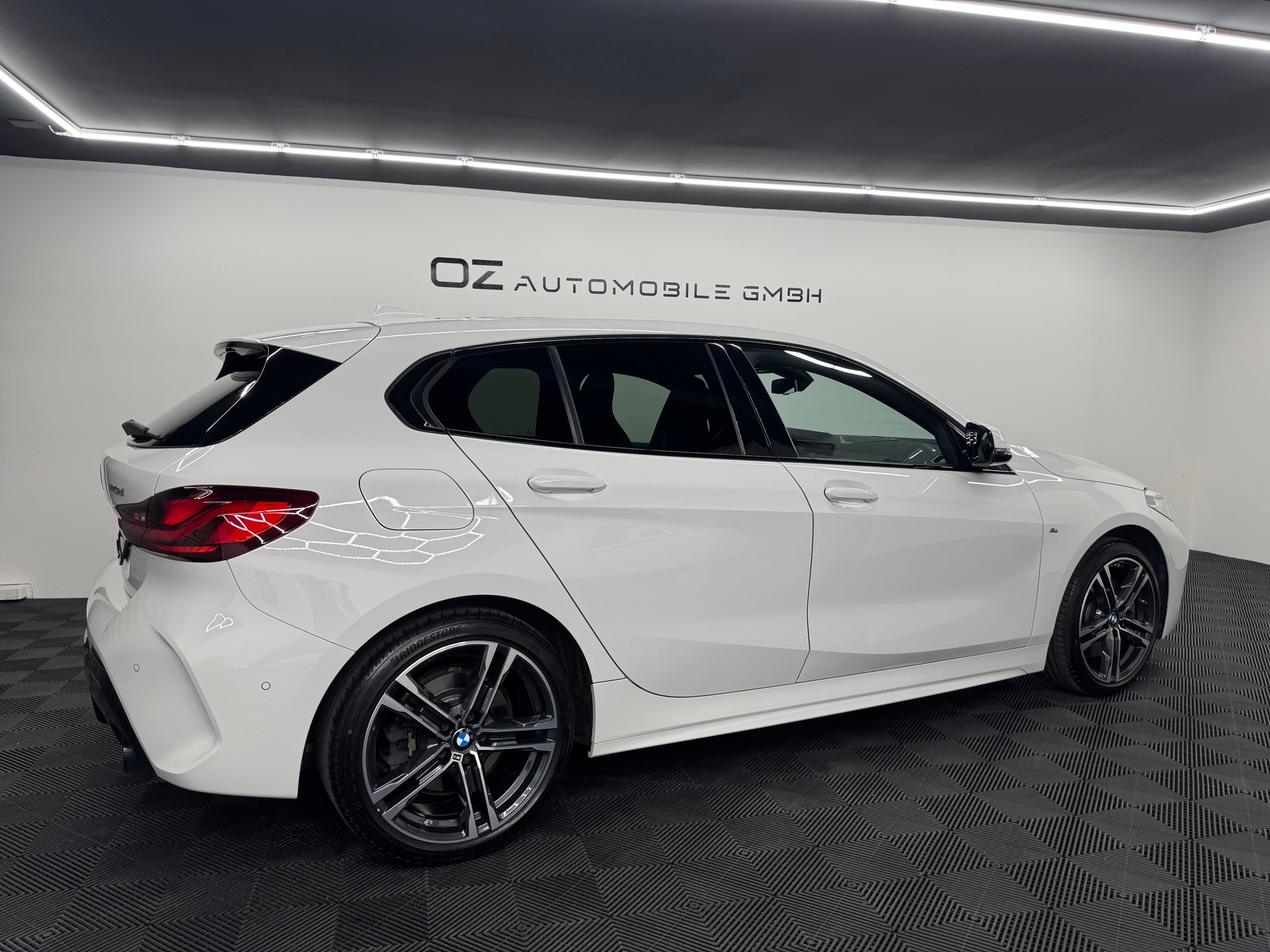 BMW 120d xDrive Steptronic M Sport-image-7
