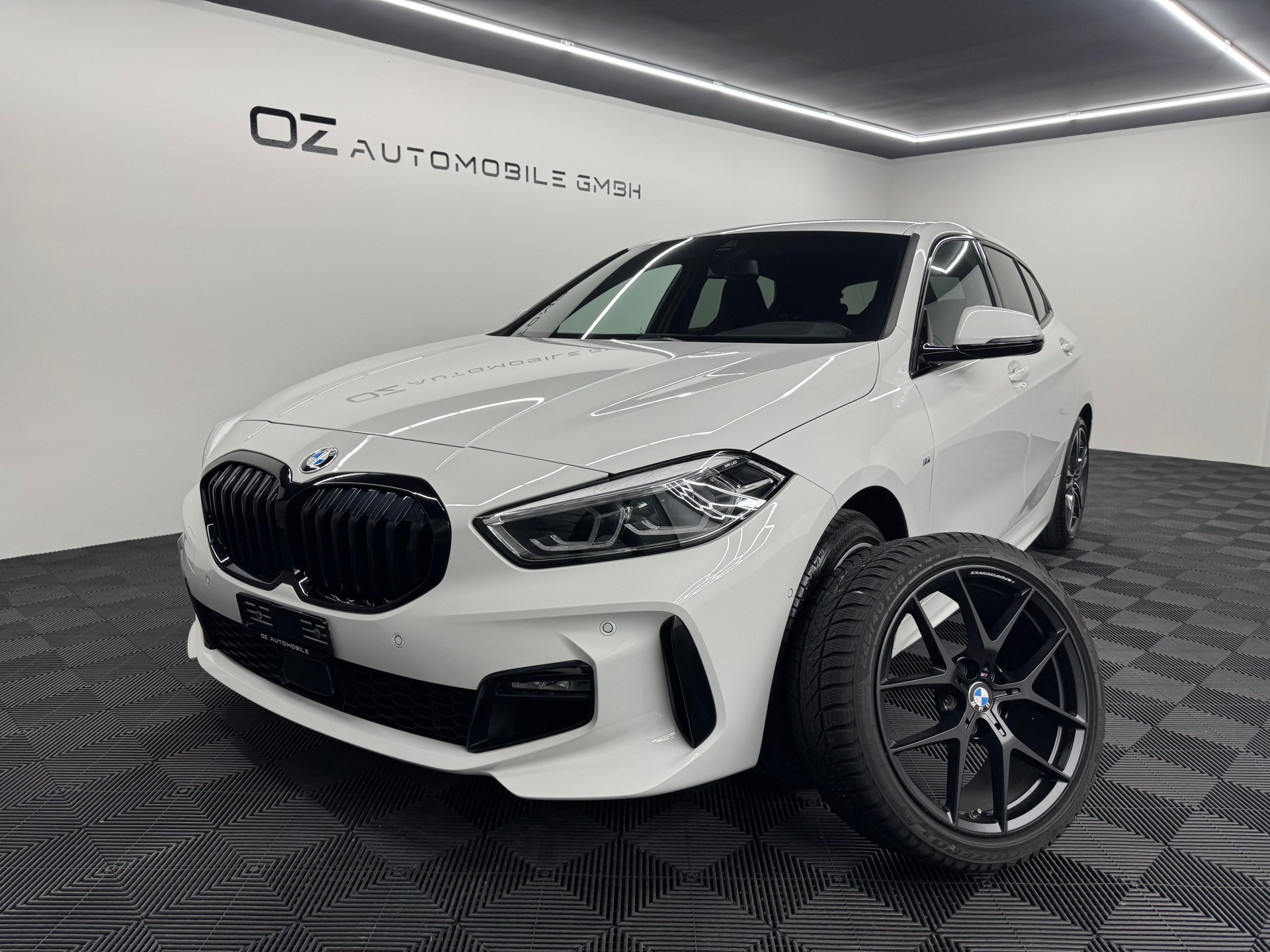 BMW 120d xDrive Steptronic M Sport-image-10