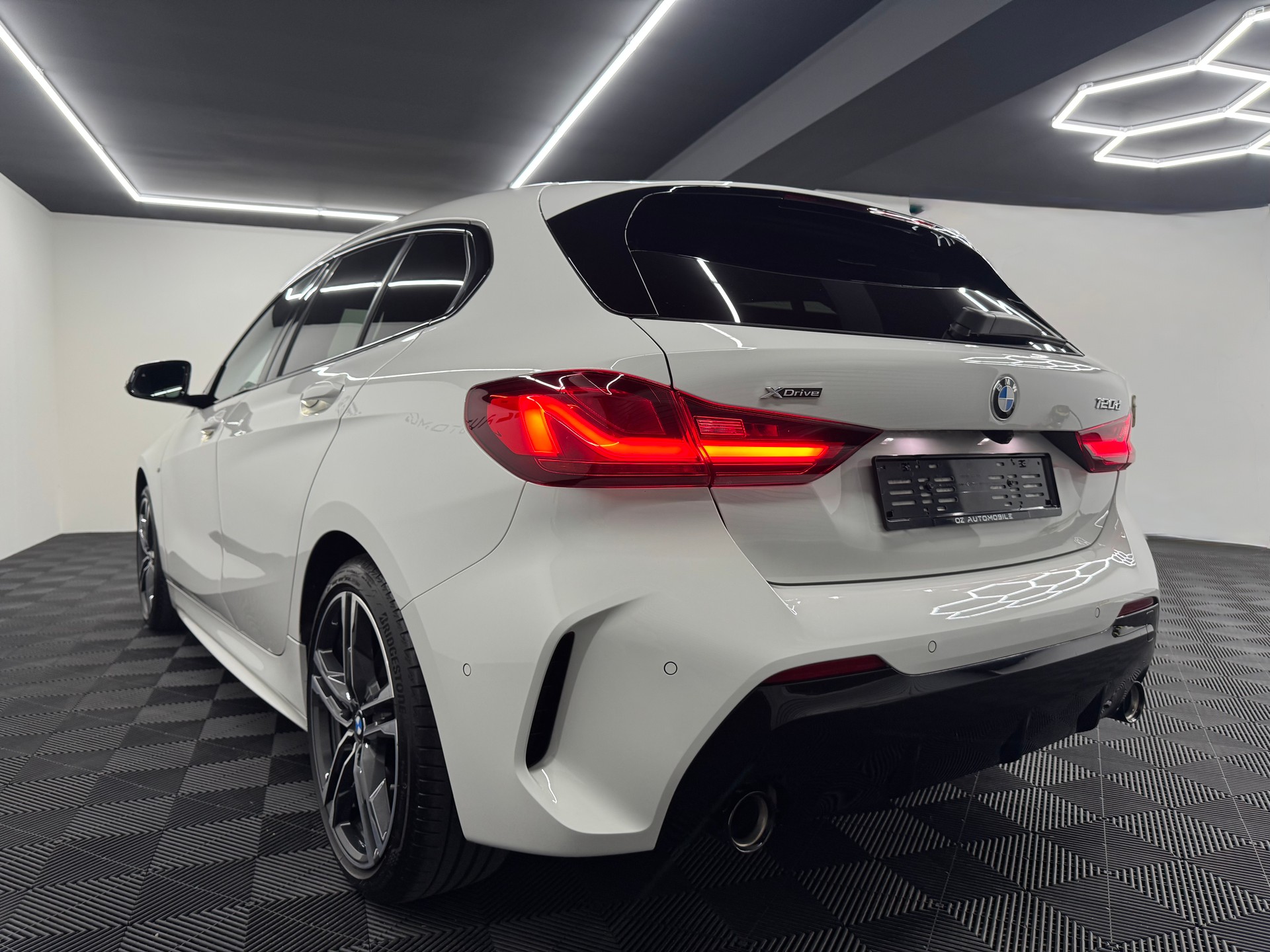 BMW 120d xDrive Steptronic M Sport-image-5