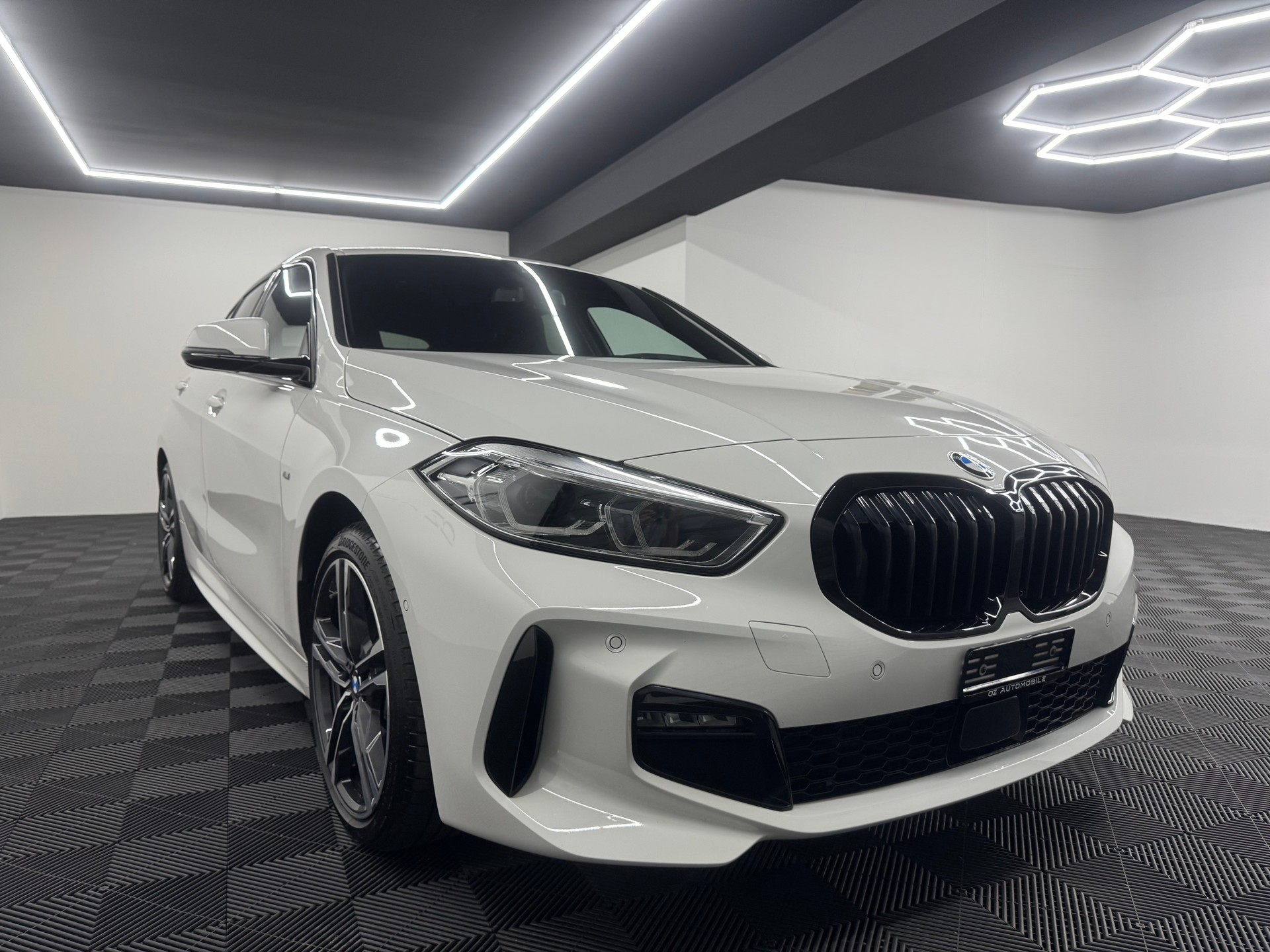 BMW 120d xDrive Steptronic M Sport-image-9
