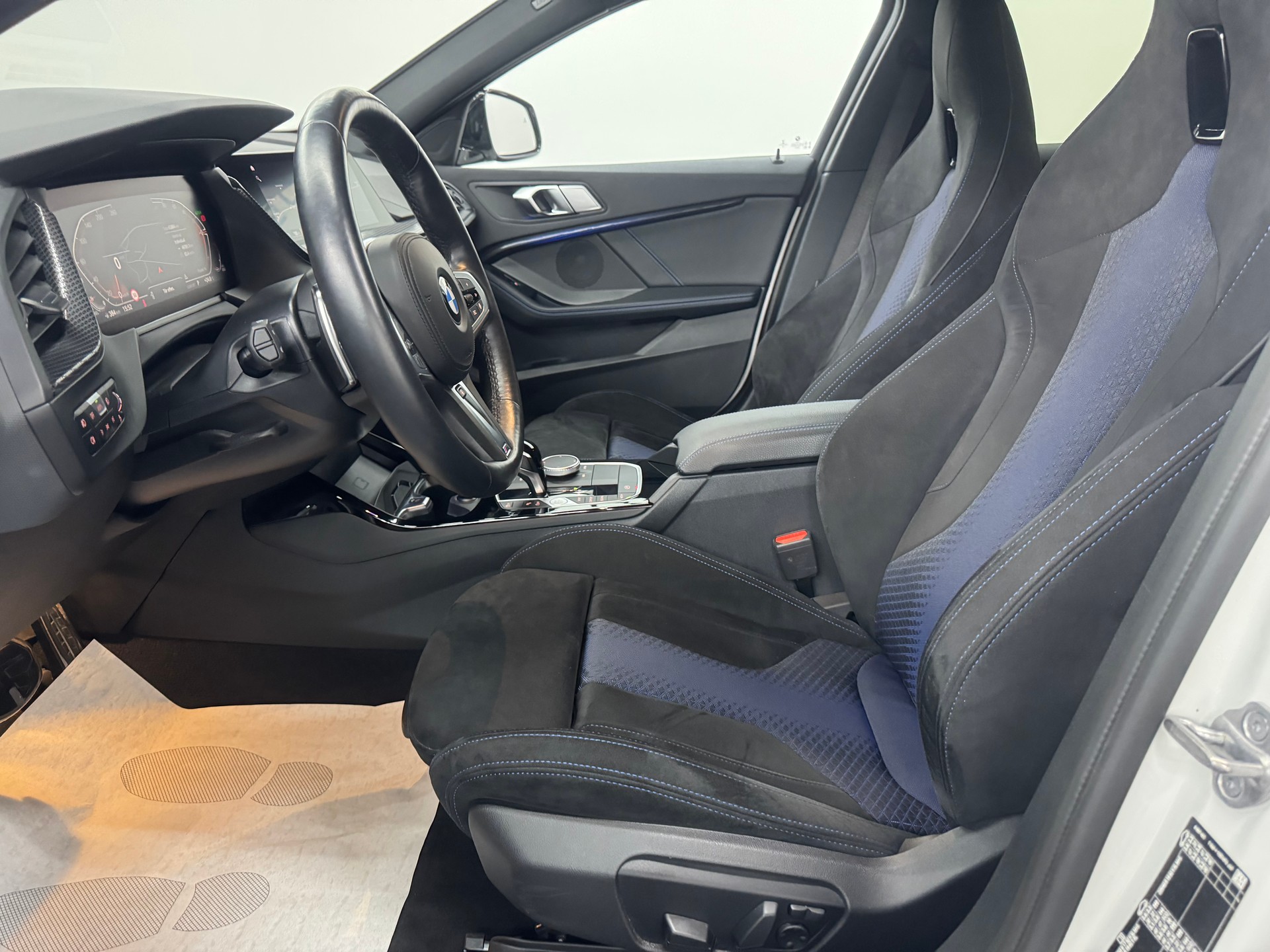 BMW 120d xDrive Steptronic M Sport-image-15