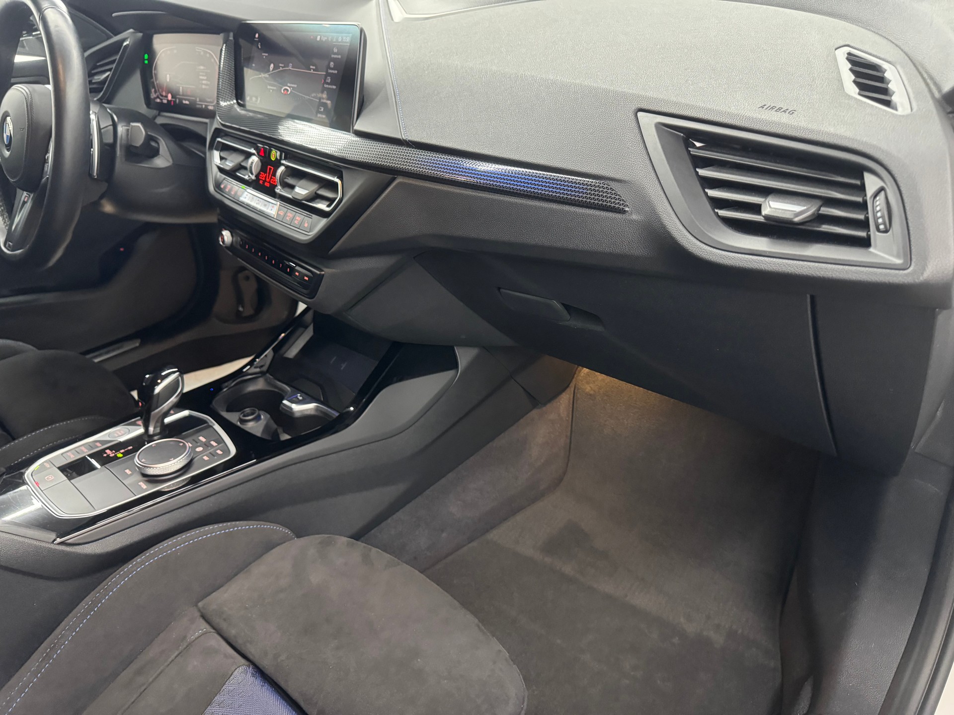 BMW 120d xDrive Steptronic M Sport-image-13