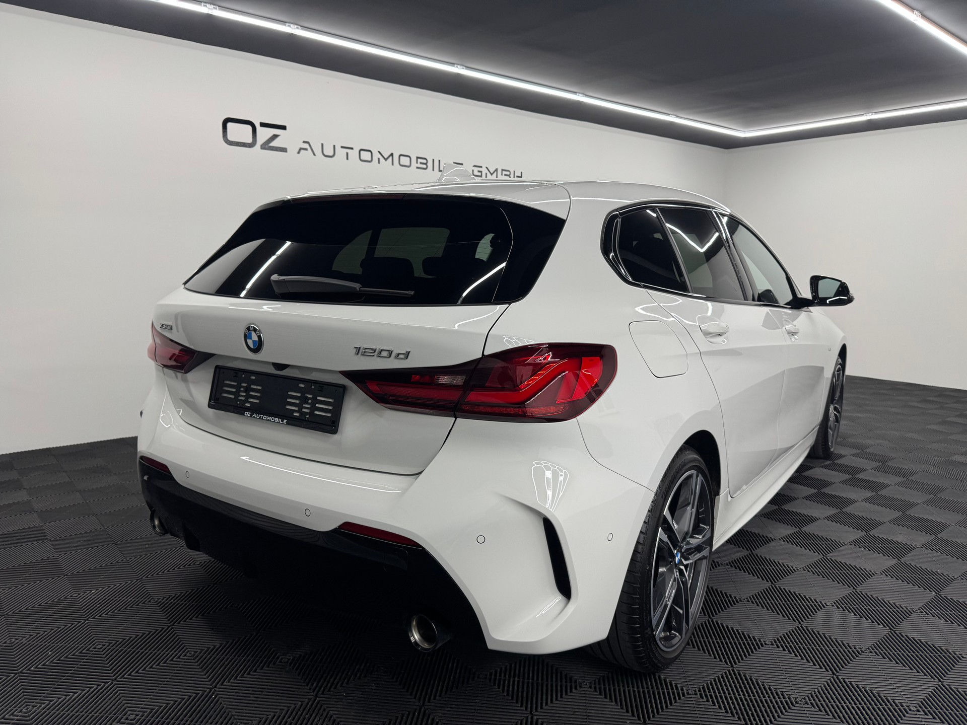 BMW 120d xDrive Steptronic M Sport-image-6