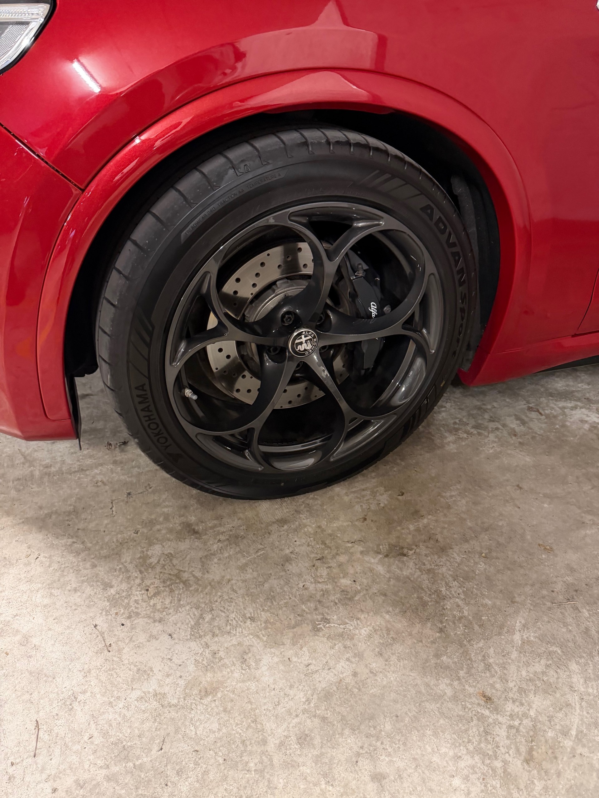 ALFA ROMEO Stelvio 2.9 V6 Quadrifoglio Q4 Automatic - Véhicule Suisse (CH)-image-5