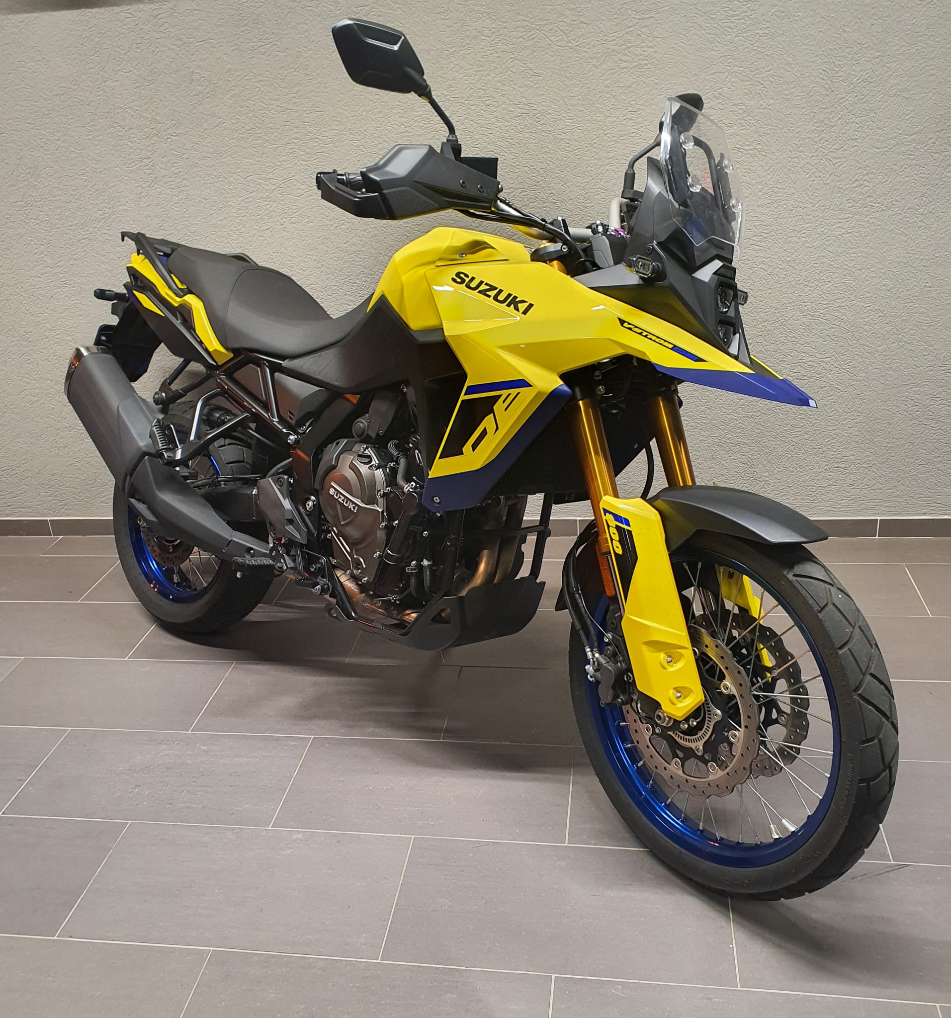 SUZUKI DE