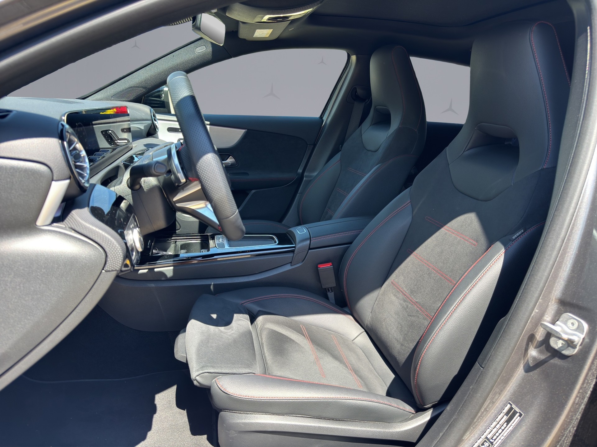 MERCEDES-BENZ A 180 Night Star AMG Line-image-9