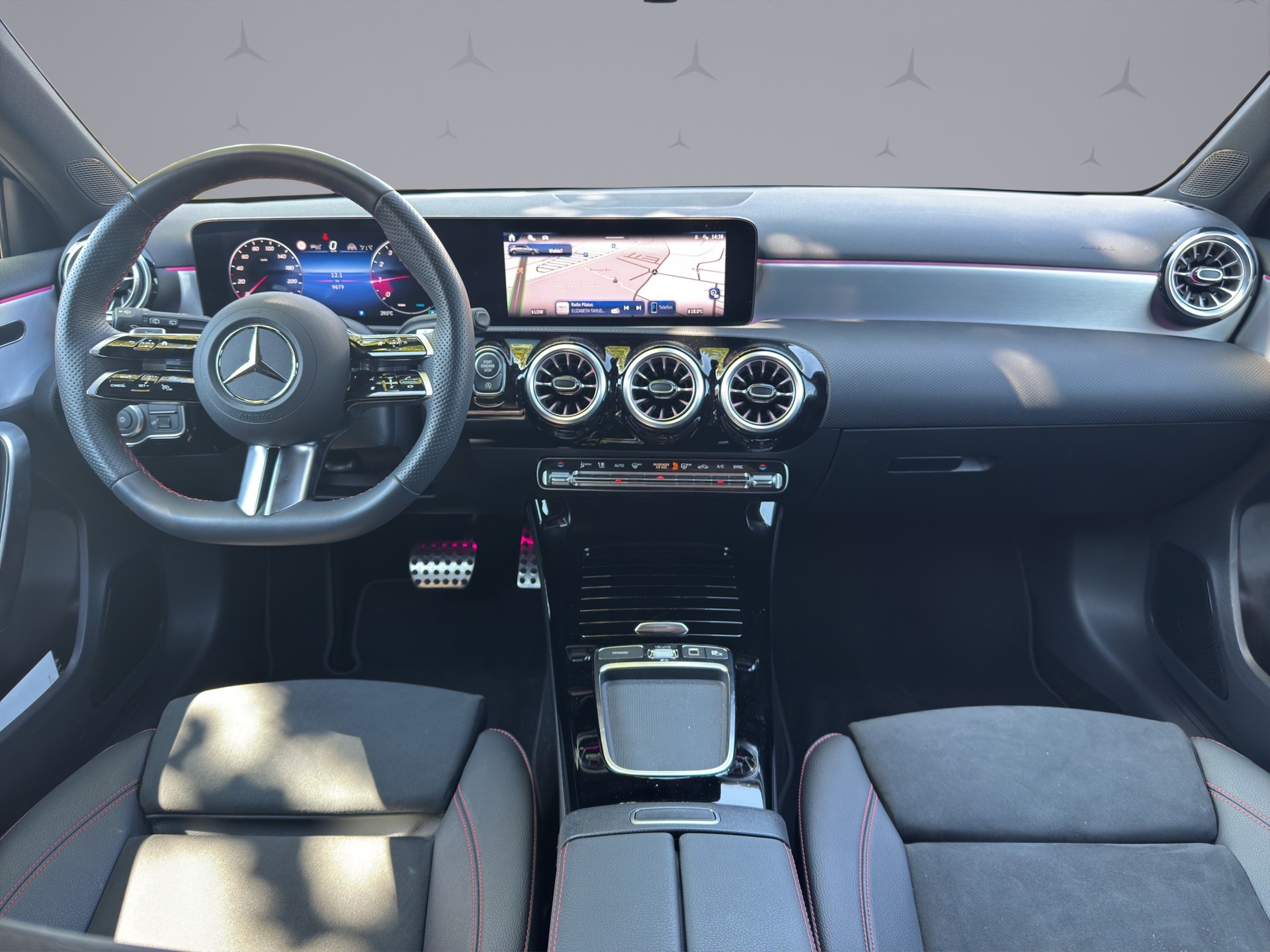 MERCEDES-BENZ A 180 Night Star AMG Line-image-13