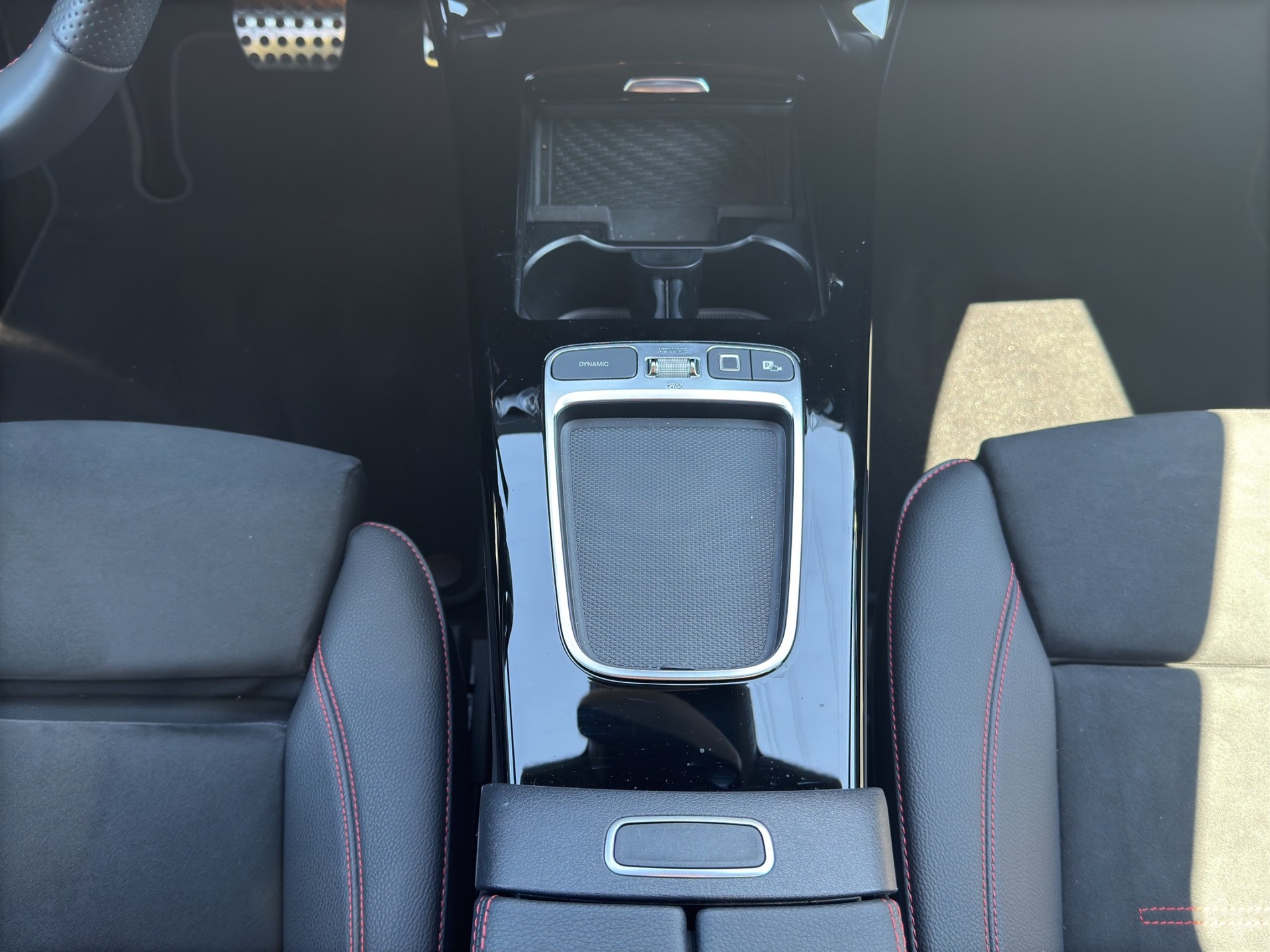 MERCEDES-BENZ A 180 Night Star AMG Line-image-15