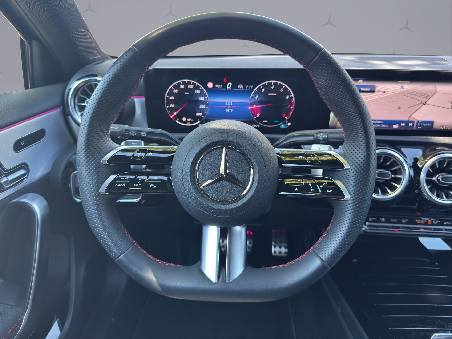 MERCEDES-BENZ A 180 Night Star AMG Line-image-11