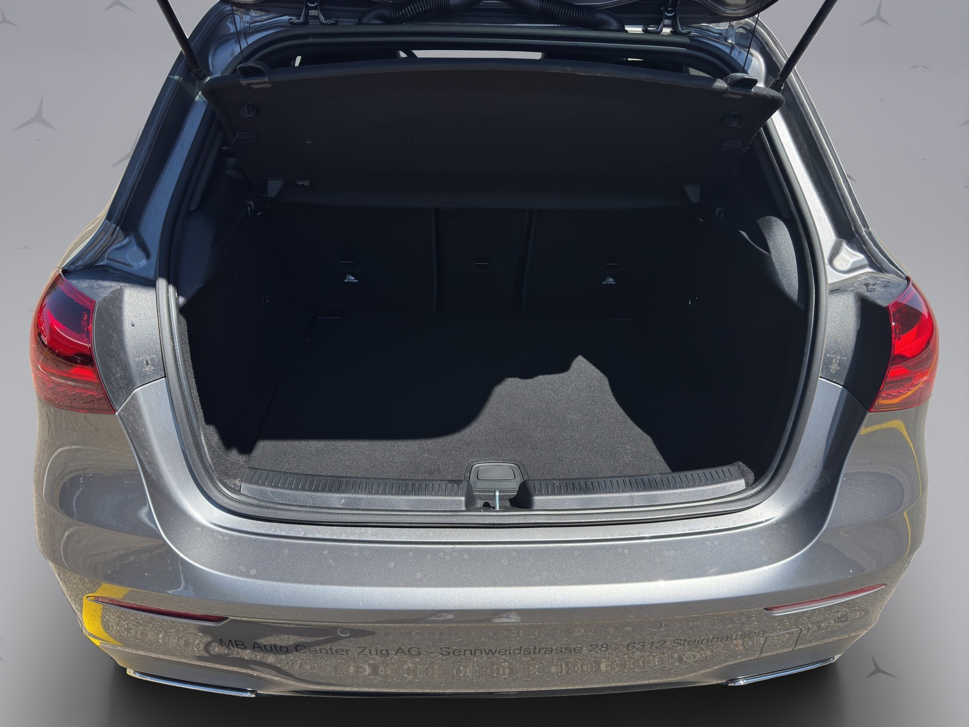 MERCEDES-BENZ A 180 Night Star AMG Line-image-18