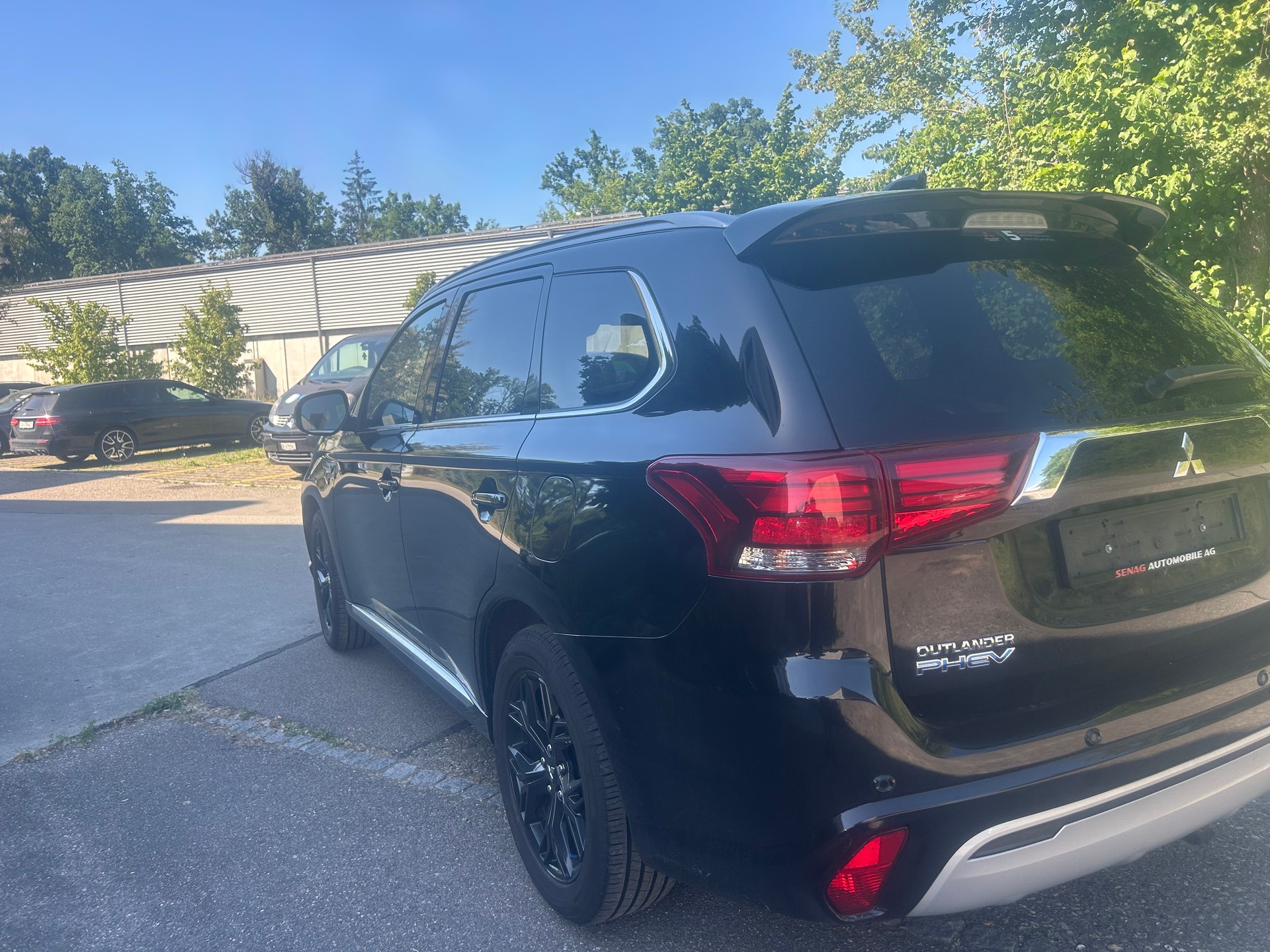 MITSUBISHI Outlander 2.4 PHEV Value 4WD Automatic-image-3