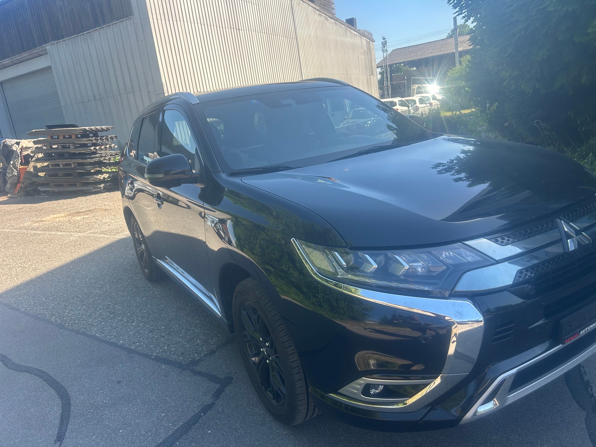 MITSUBISHI Outlander 2.4 PHEV Value 4WD Automatic-image-1