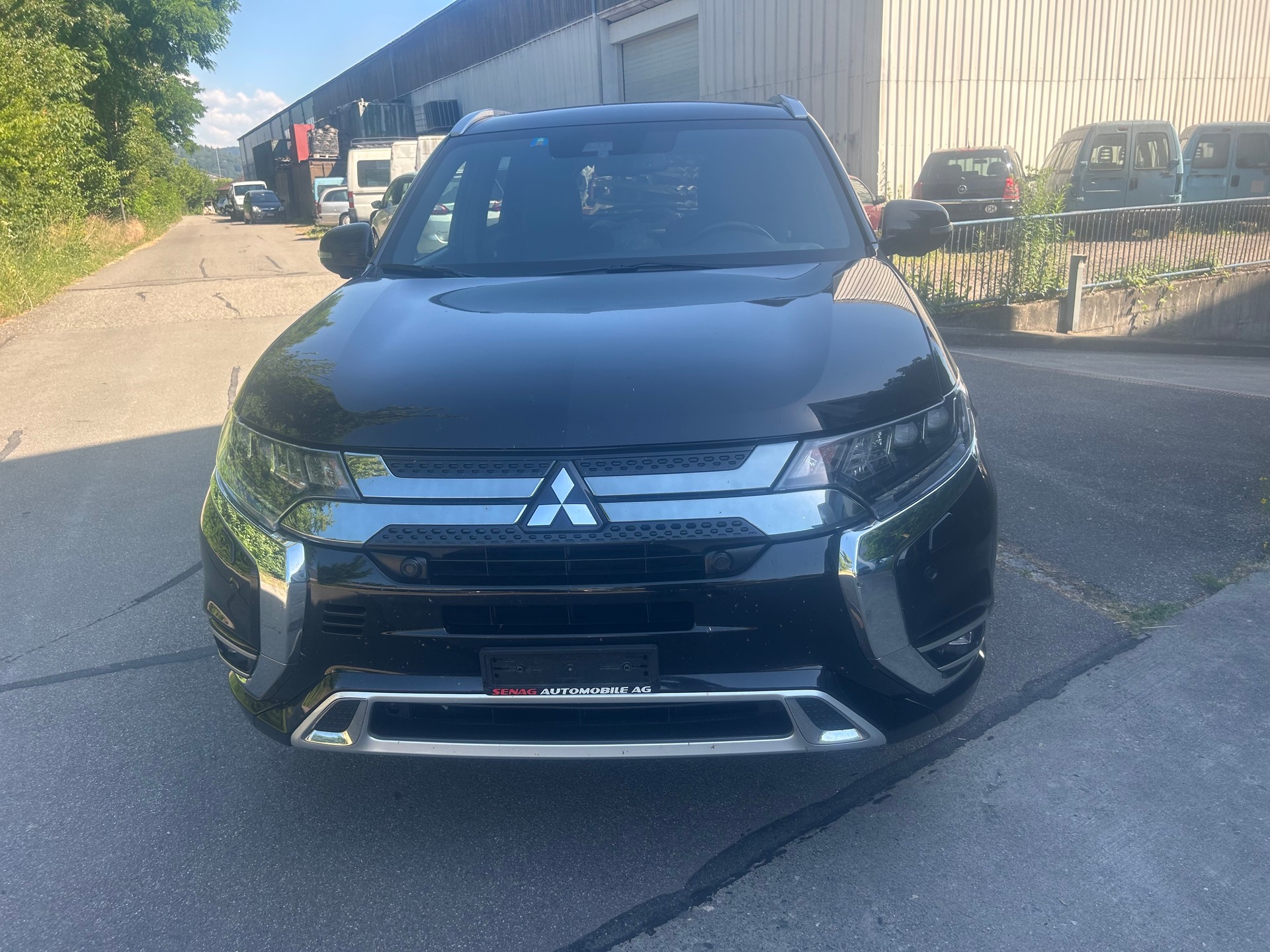 MITSUBISHI Outlander 2.4 PHEV Value 4WD Automatic-image-0