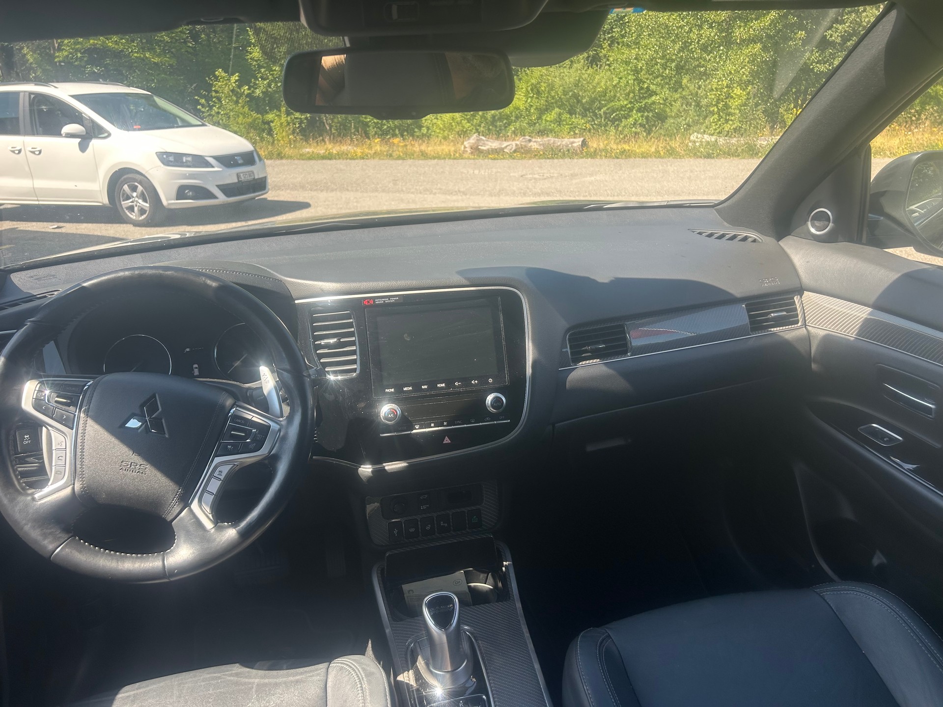 MITSUBISHI Outlander 2.4 PHEV Value 4WD Automatic-image-7