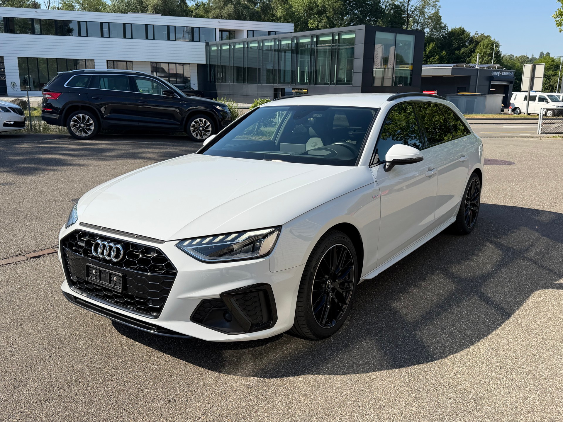 AUDI A4 Avant 40 TDI S line quattro S-tronic-image-11