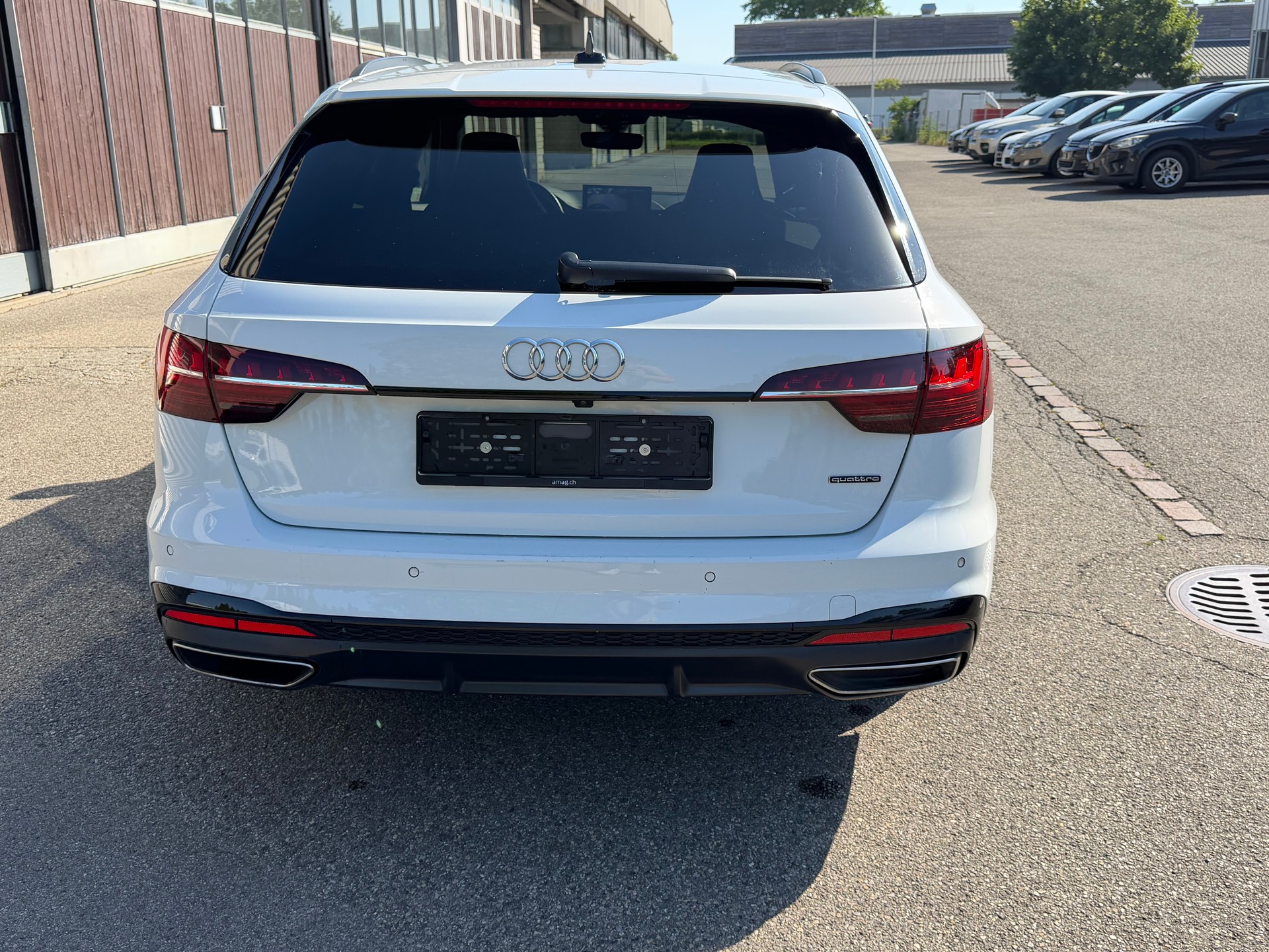 AUDI A4 Avant 40 TDI S line quattro S-tronic-image-10