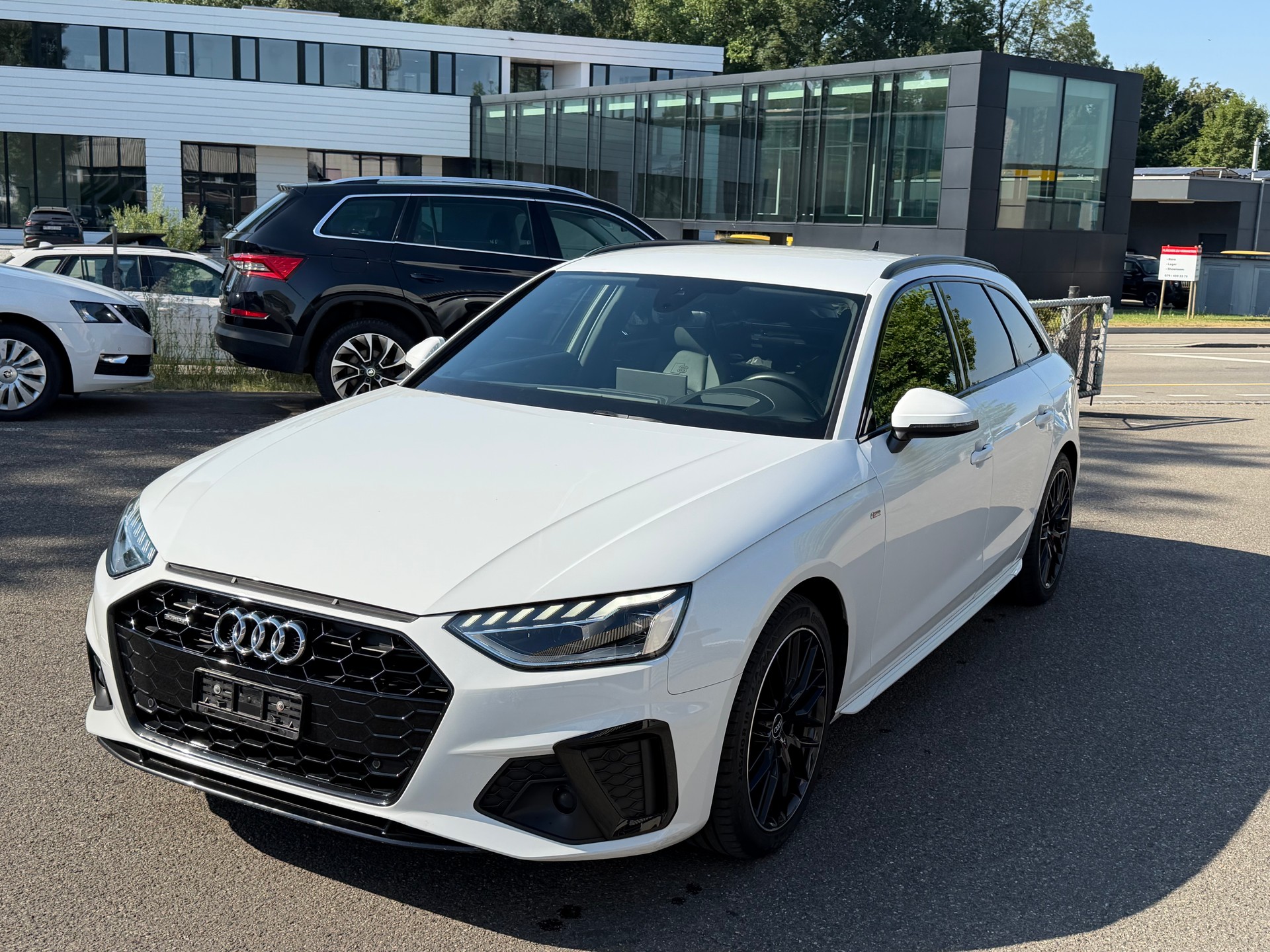 AUDI A4 Avant 40 TDI S line quattro S-tronic-image-0