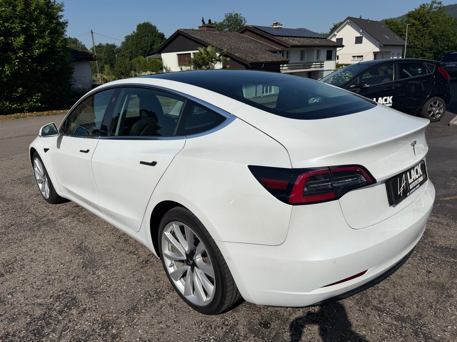 TESLA Model 3 Long Range Dual Motor AWD-image-9