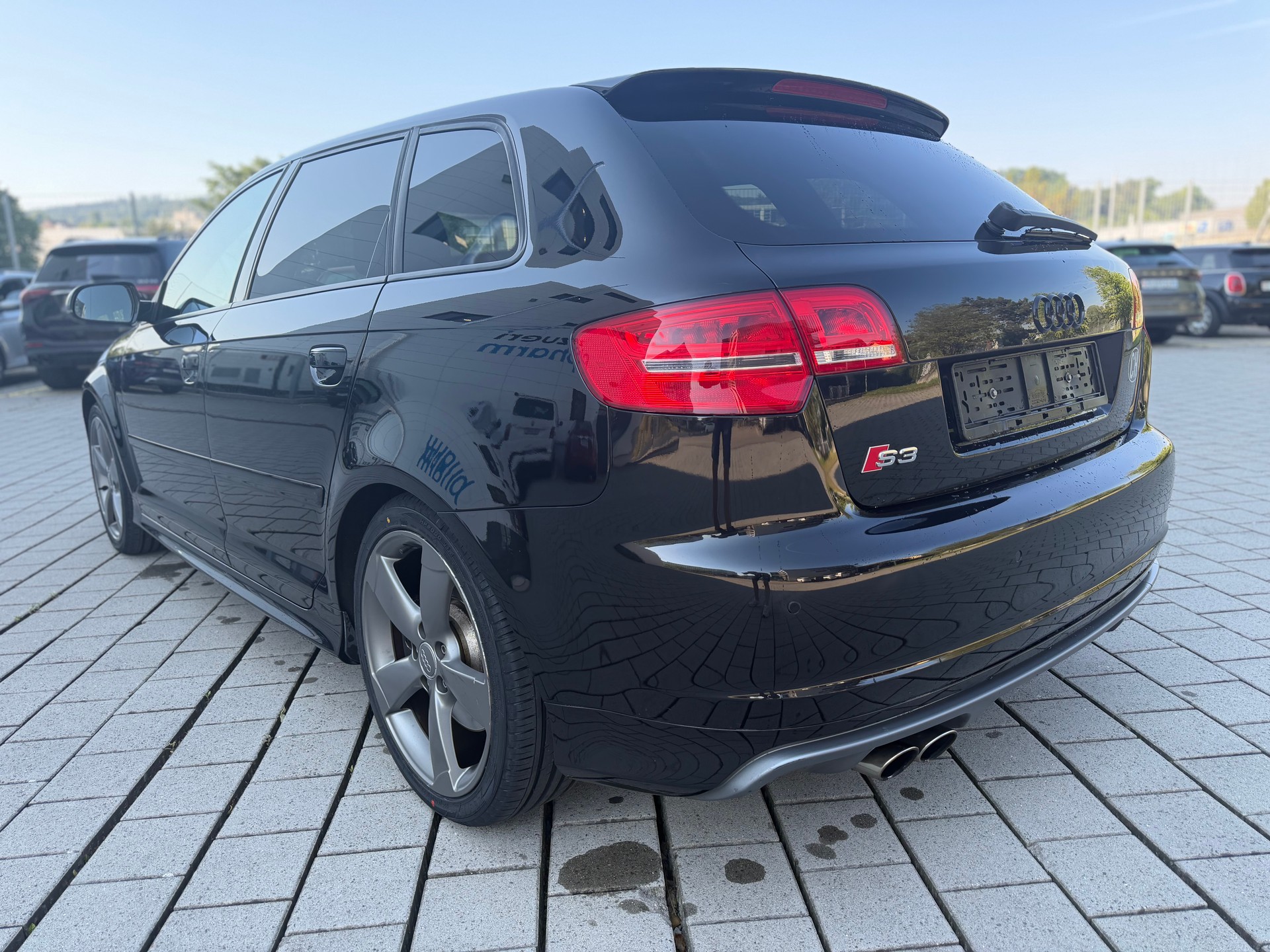 AUDI S3 Sportback 2.0 TFSI quattro-image-4