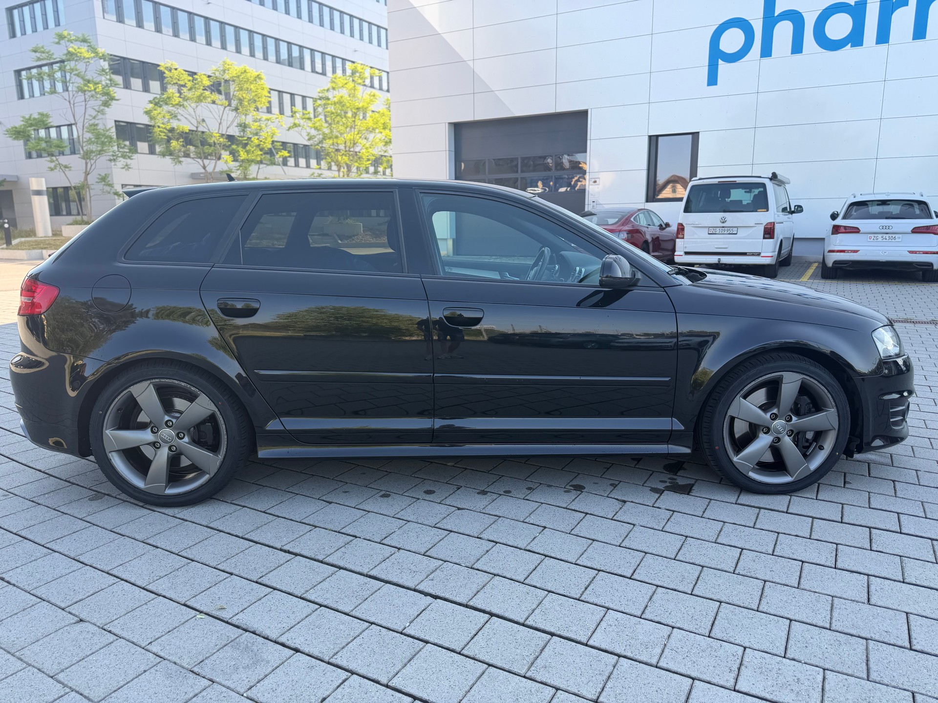 AUDI S3 Sportback 2.0 TFSI quattro-image-6