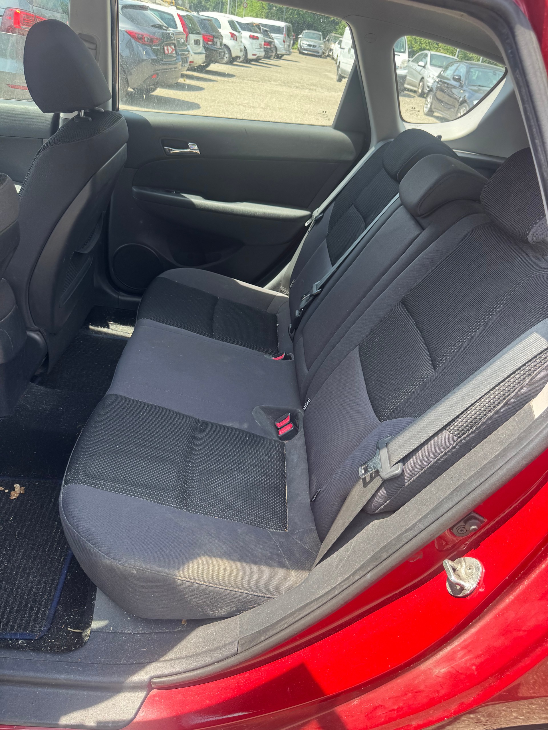 HYUNDAI i30 Wagon 1.6 Swiss Plus Edition-image-8