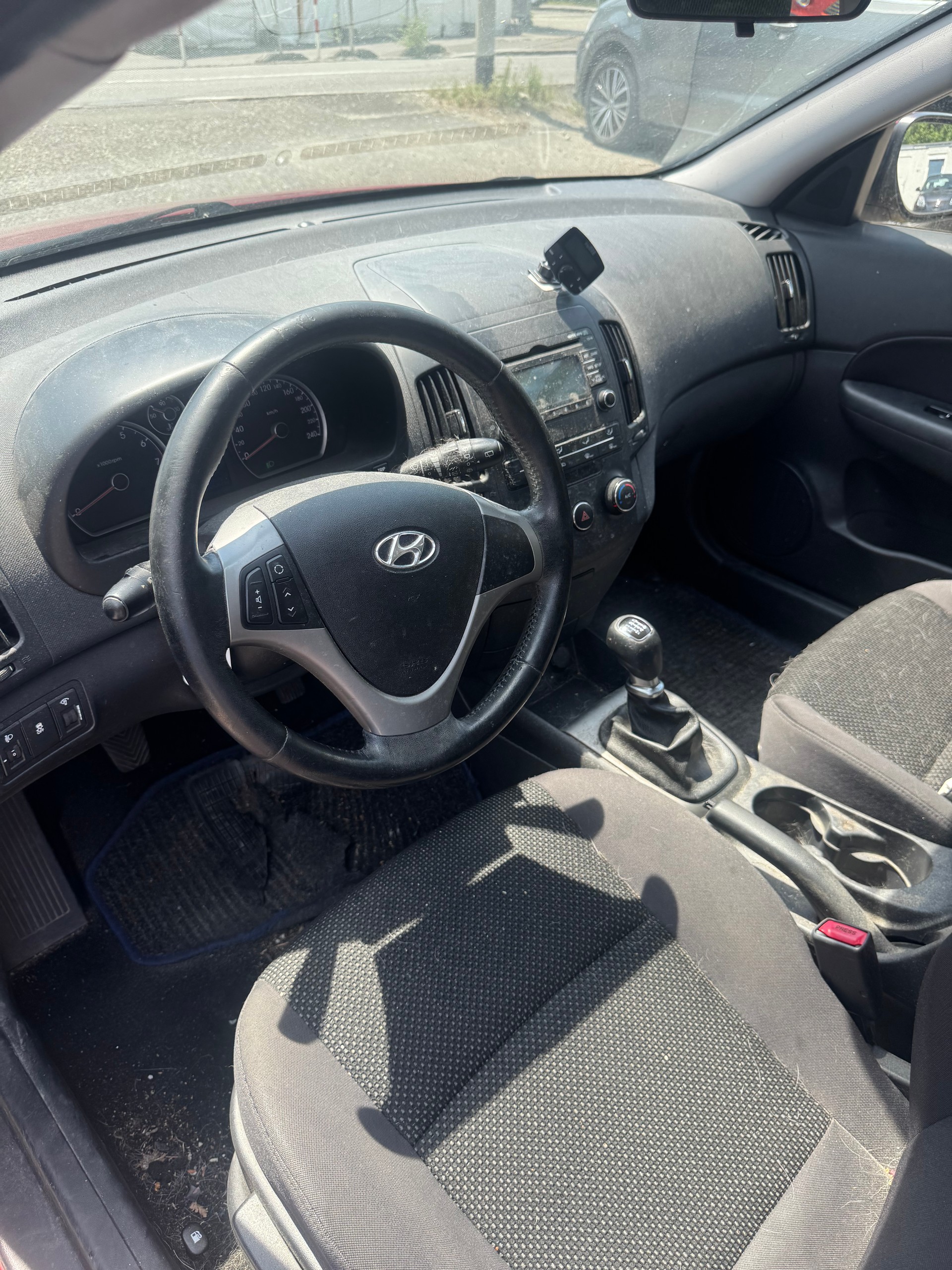 HYUNDAI i30 Wagon 1.6 Swiss Plus Edition-image-9