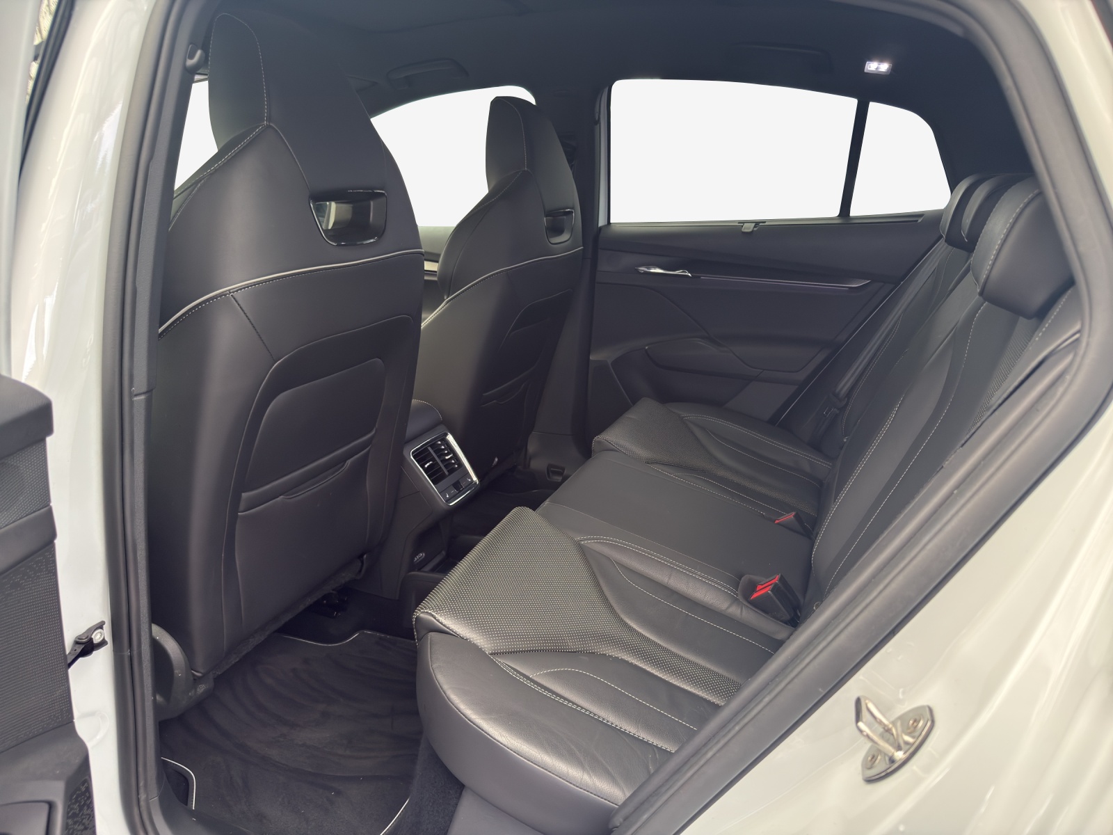SKODA Enyaq Coupé RS iV 80 4x4-image-11