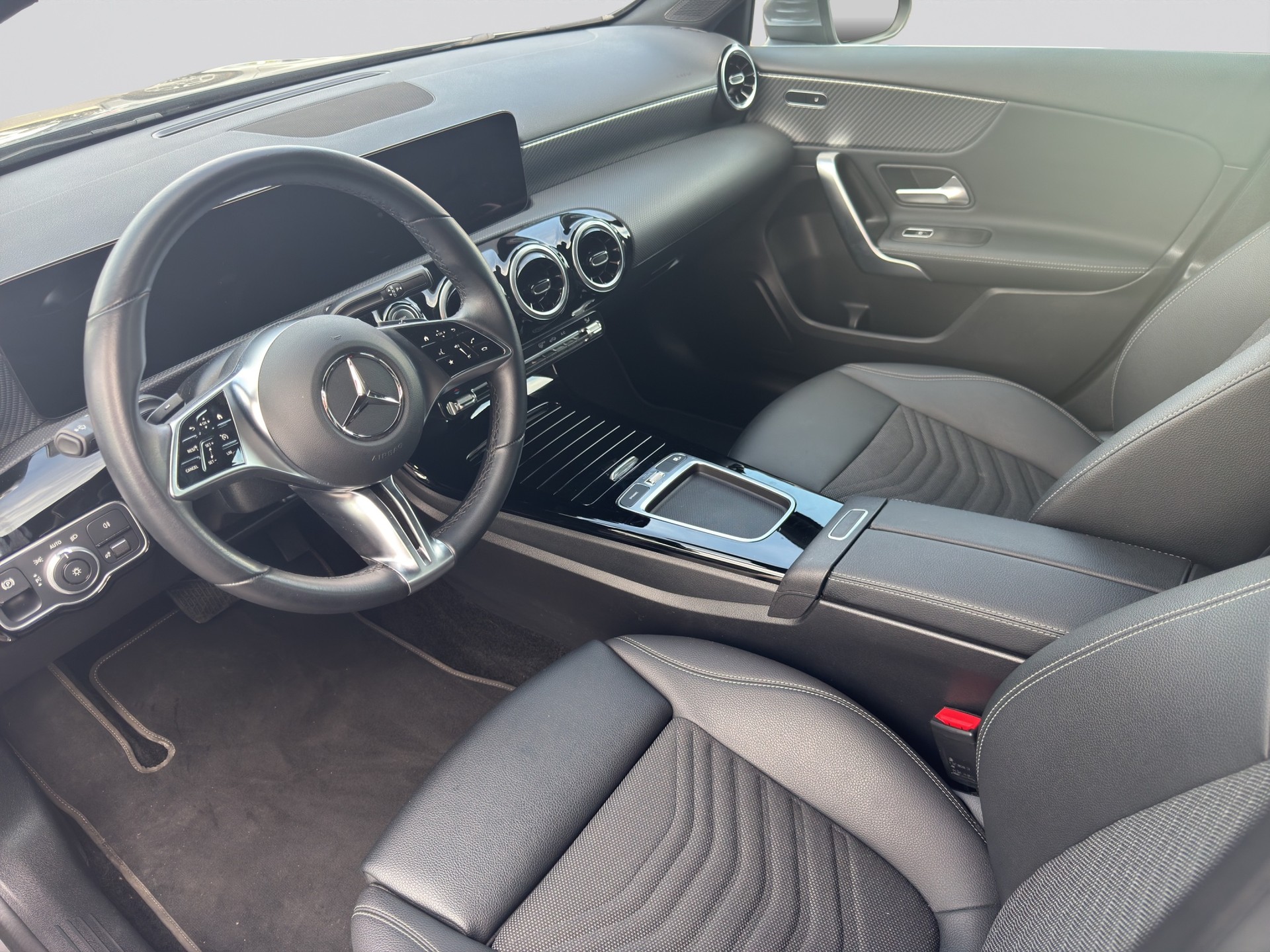 MERCEDES-BENZ A 180 d Progressive-image-6