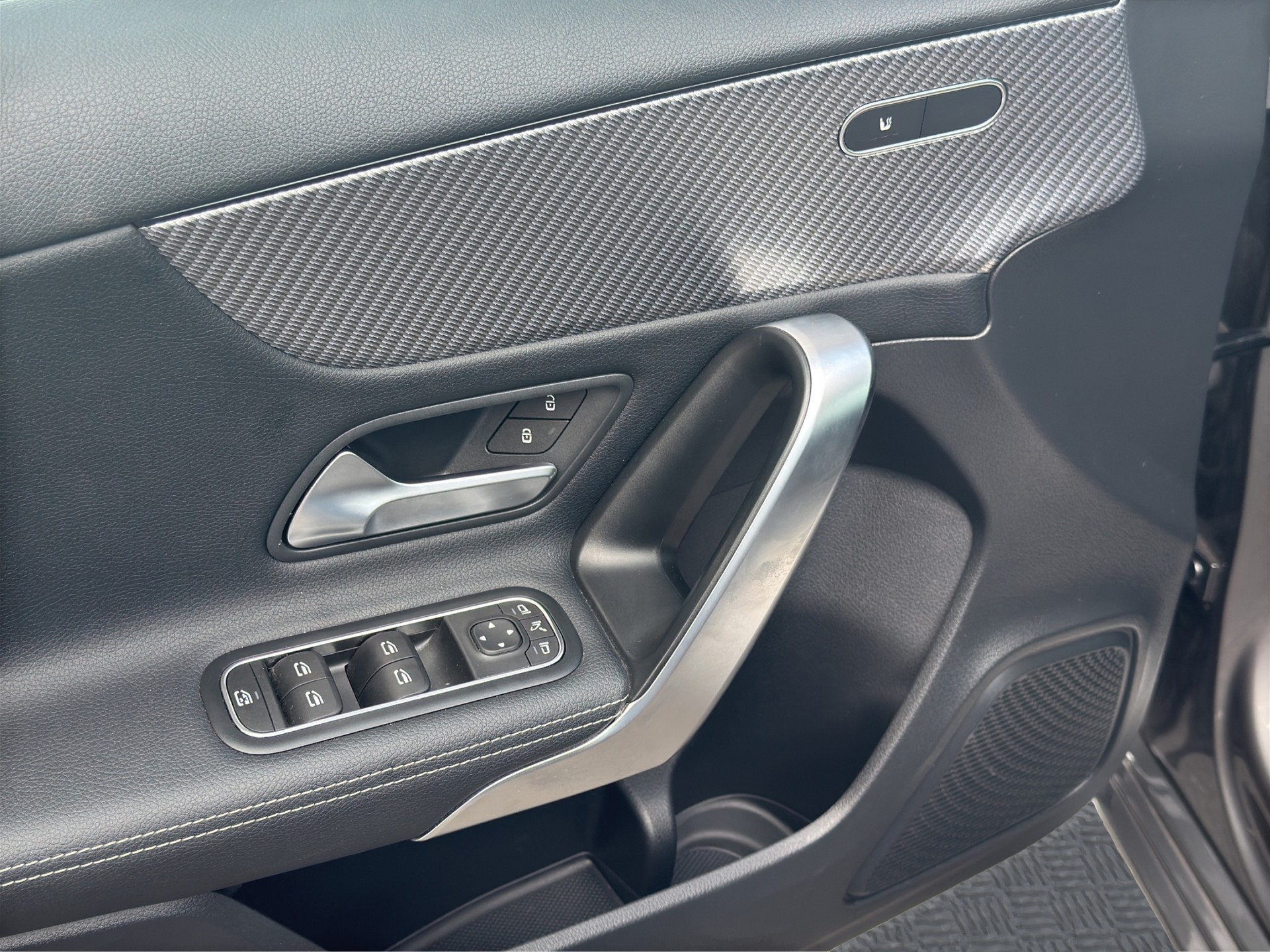 MERCEDES-BENZ A 180 d Progressive-image-8