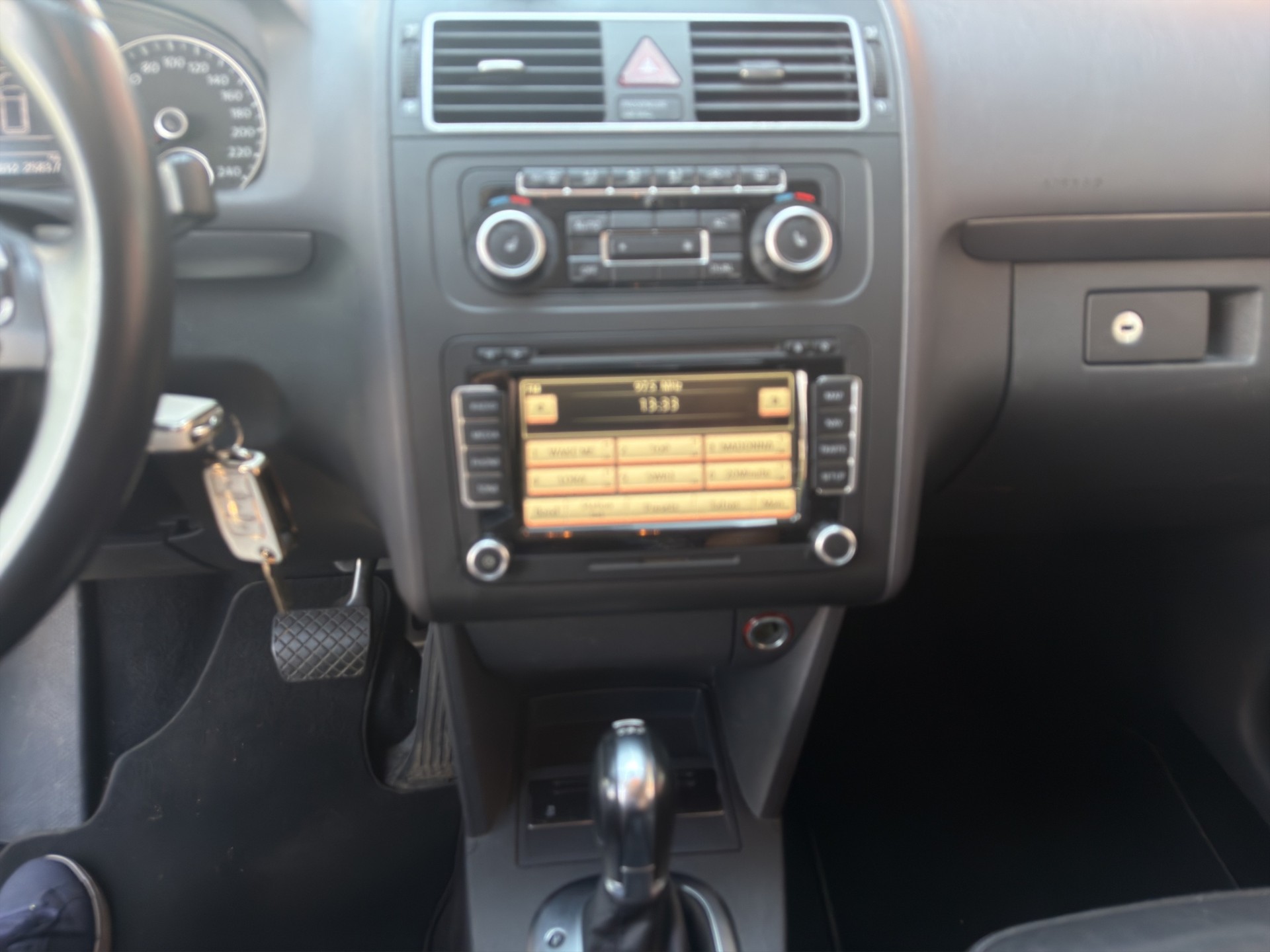 VW CrossTouran 1.4 TSI DSG-image-12