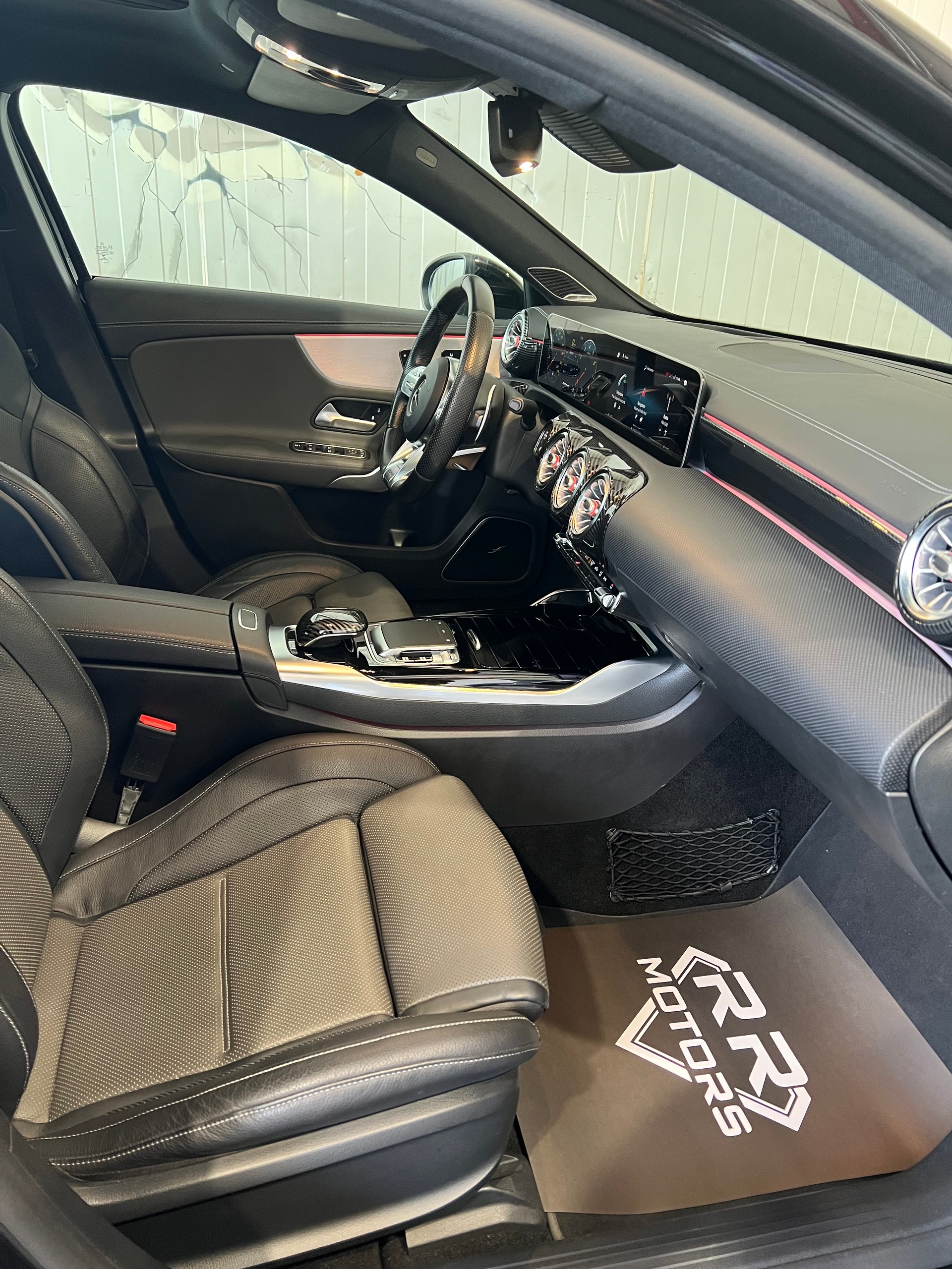 MERCEDES-BENZ A 35 AMG 4Matic Speedshift-image-6