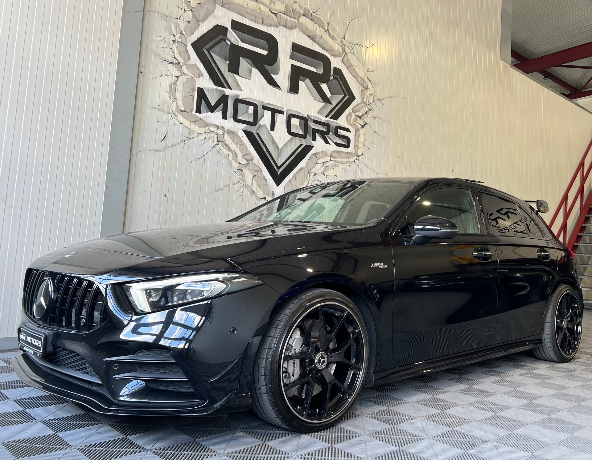 MERCEDES-BENZ A 35 AMG 4Matic Speedshift-image-0