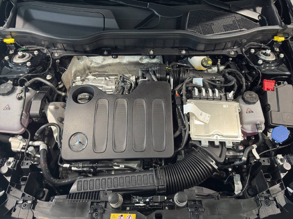 MERCEDES-BENZ GLB 220 AMG Line 4Matic-image-8