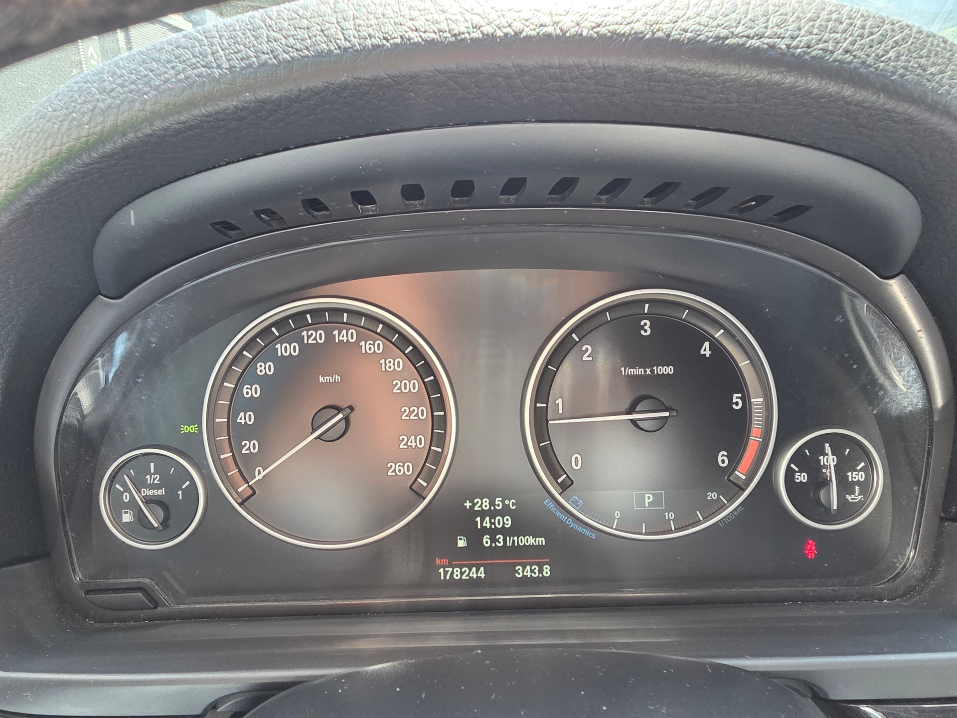 BMW 520d Touring Steptronic-image-11