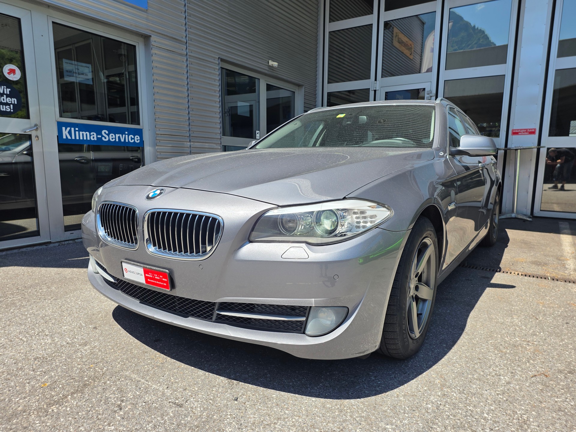 BMW 520d Touring Steptronic-image-0