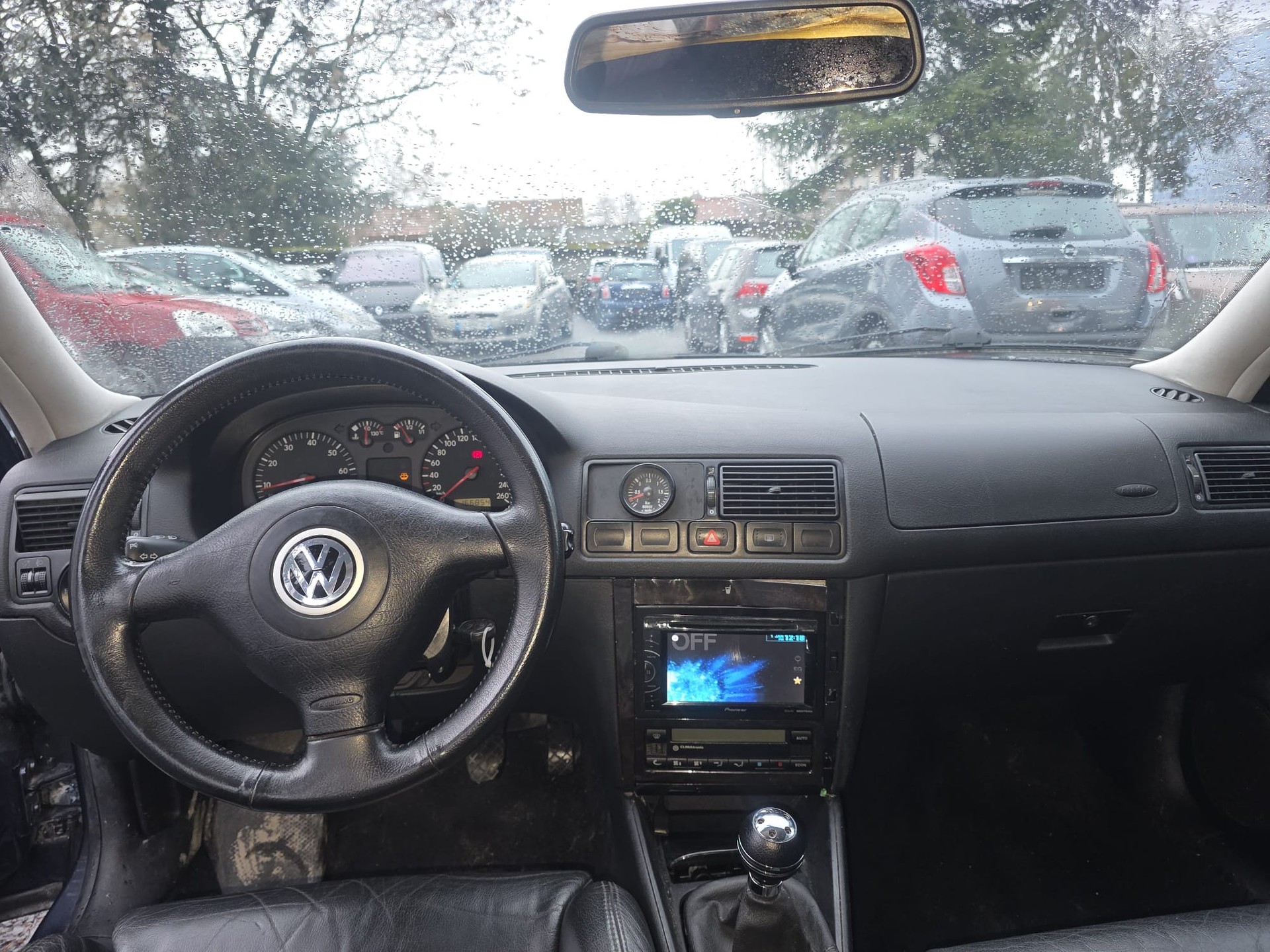 VW Golf 1.8 T GTI-image-12